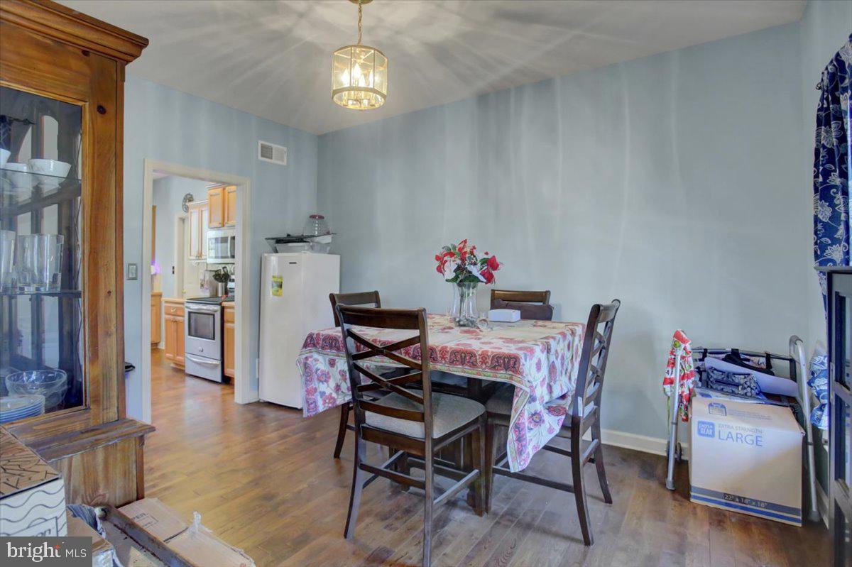 VAN LEAR MANOR - Residential