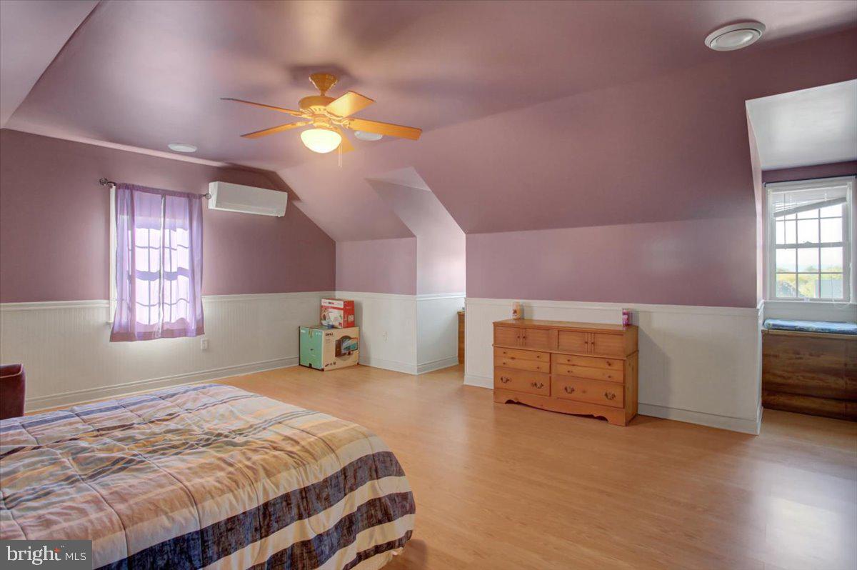 VAN LEAR MANOR - Residential