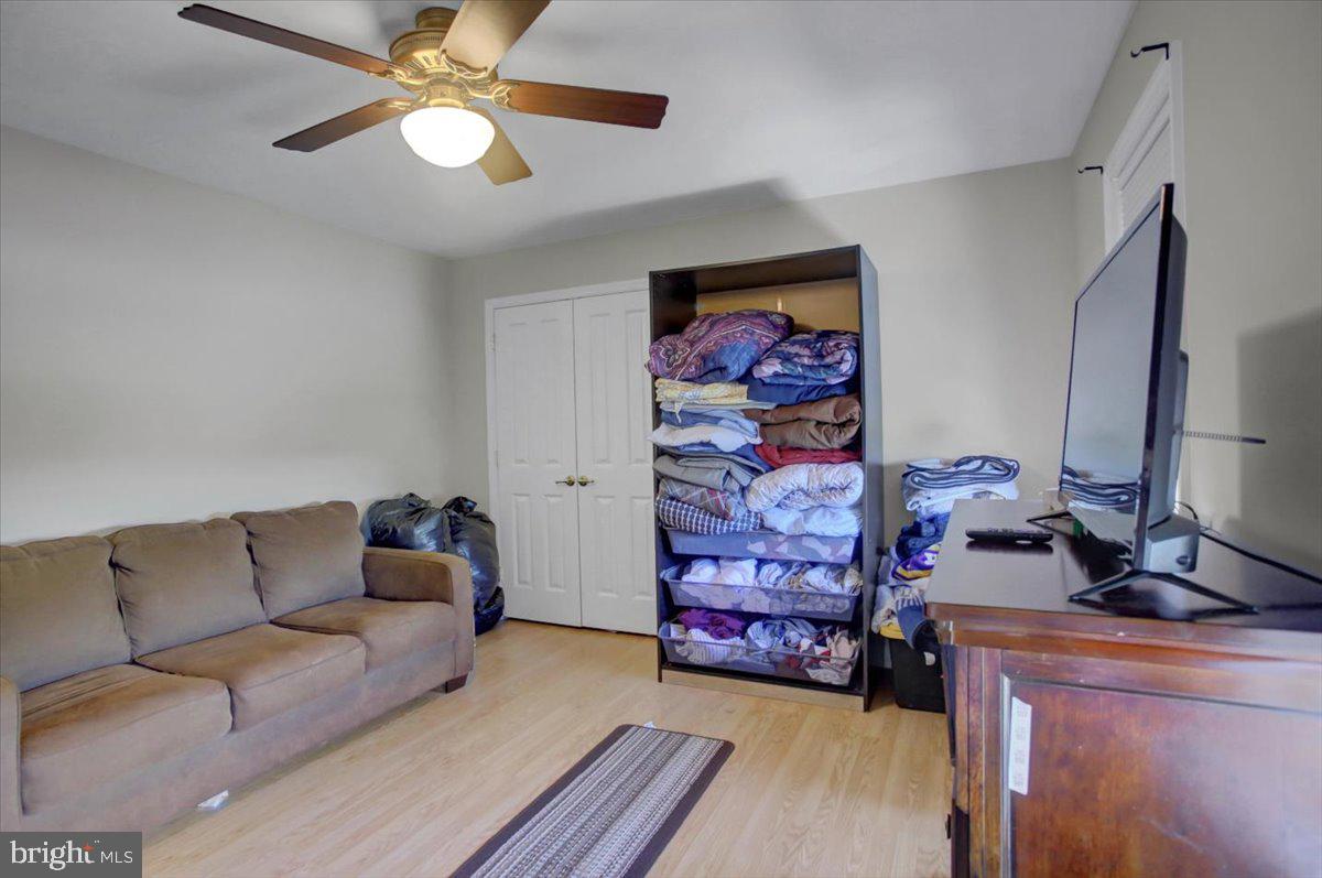 VAN LEAR MANOR - Residential