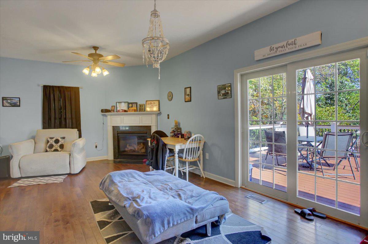 VAN LEAR MANOR - Residential