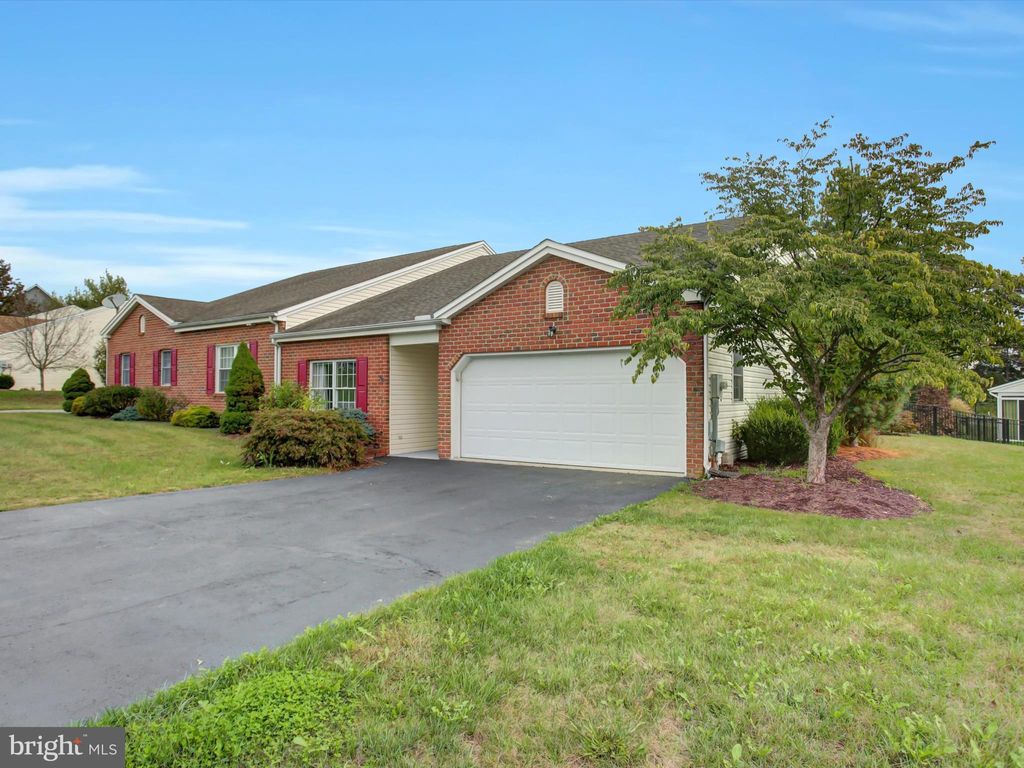 Photo of 2540 Echo Springs Rd, CHAMBERSBURG, PA 17202 (MLS # PAFL2030372)