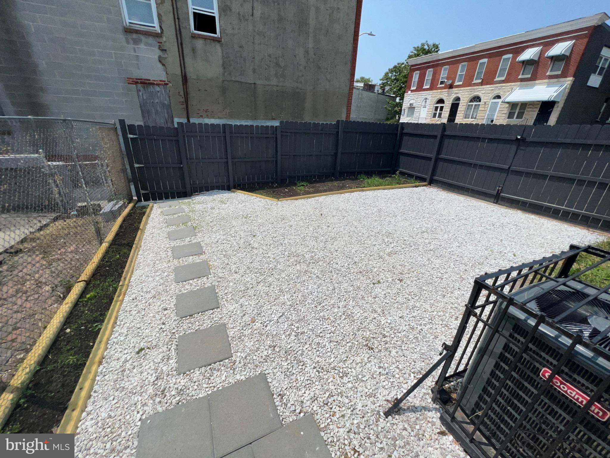 OLIVER - Residential Lease