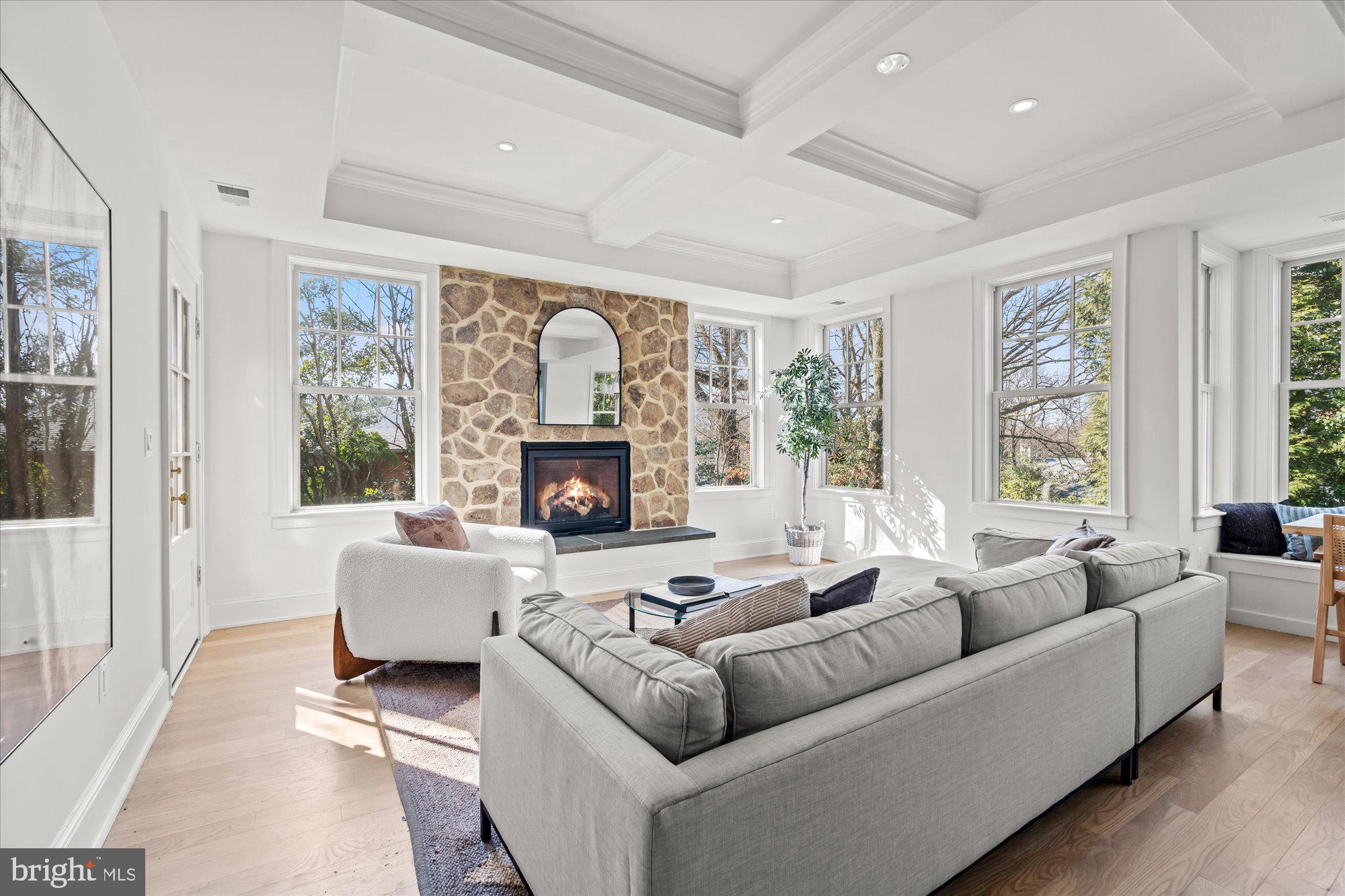 ARLINGTON - Residential