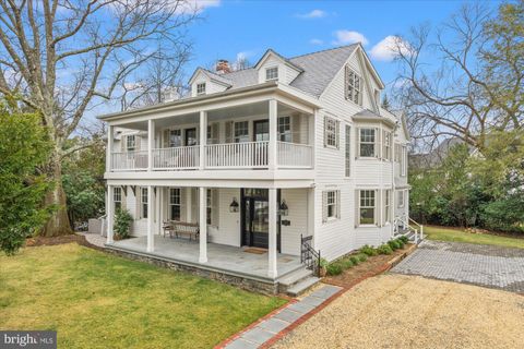 Photo of 3612 N Glebe Road, ARLINGTON, VA 22207 (MLS # VAAR2071616)