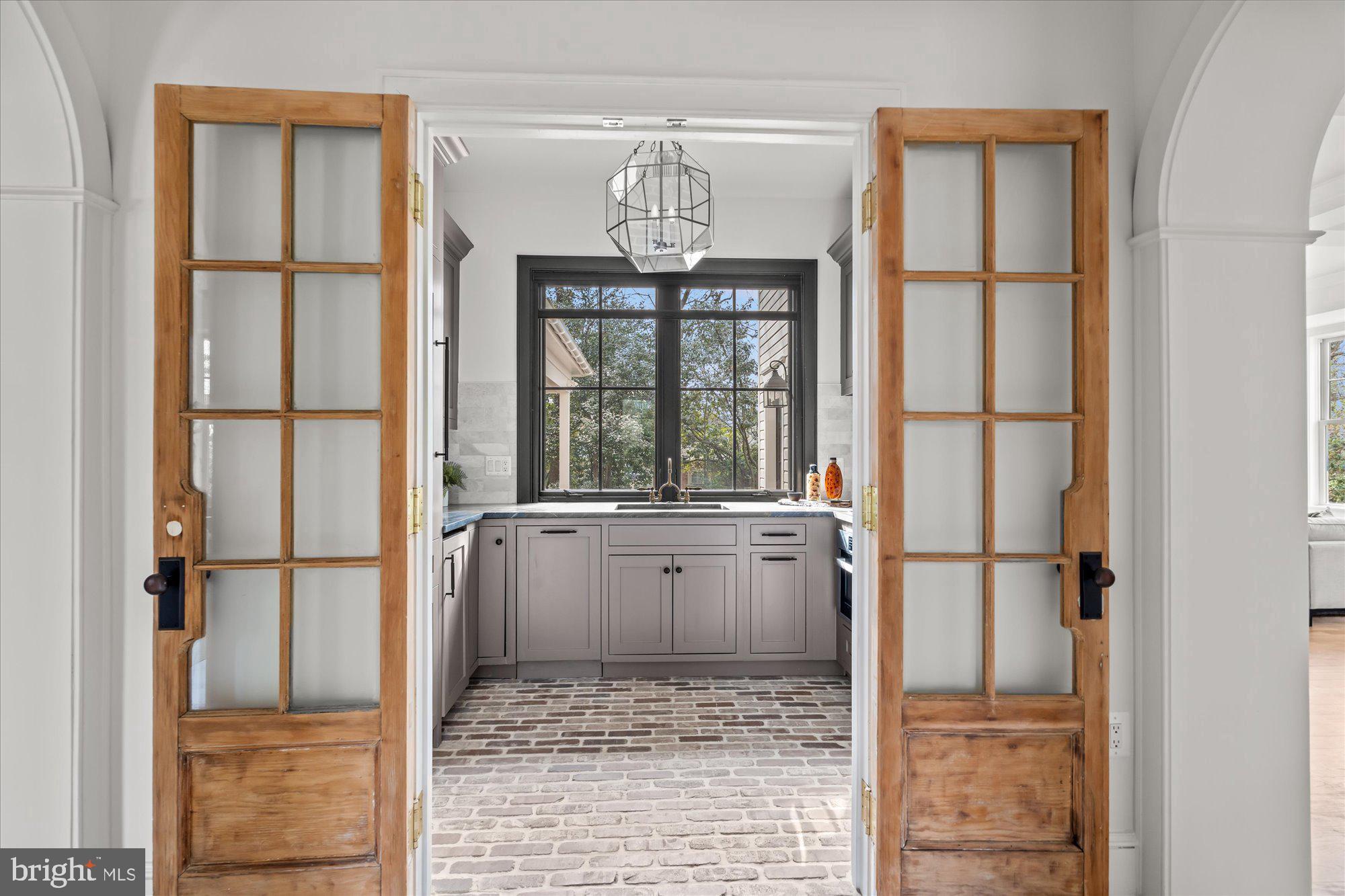 ARLINGTON - Residential