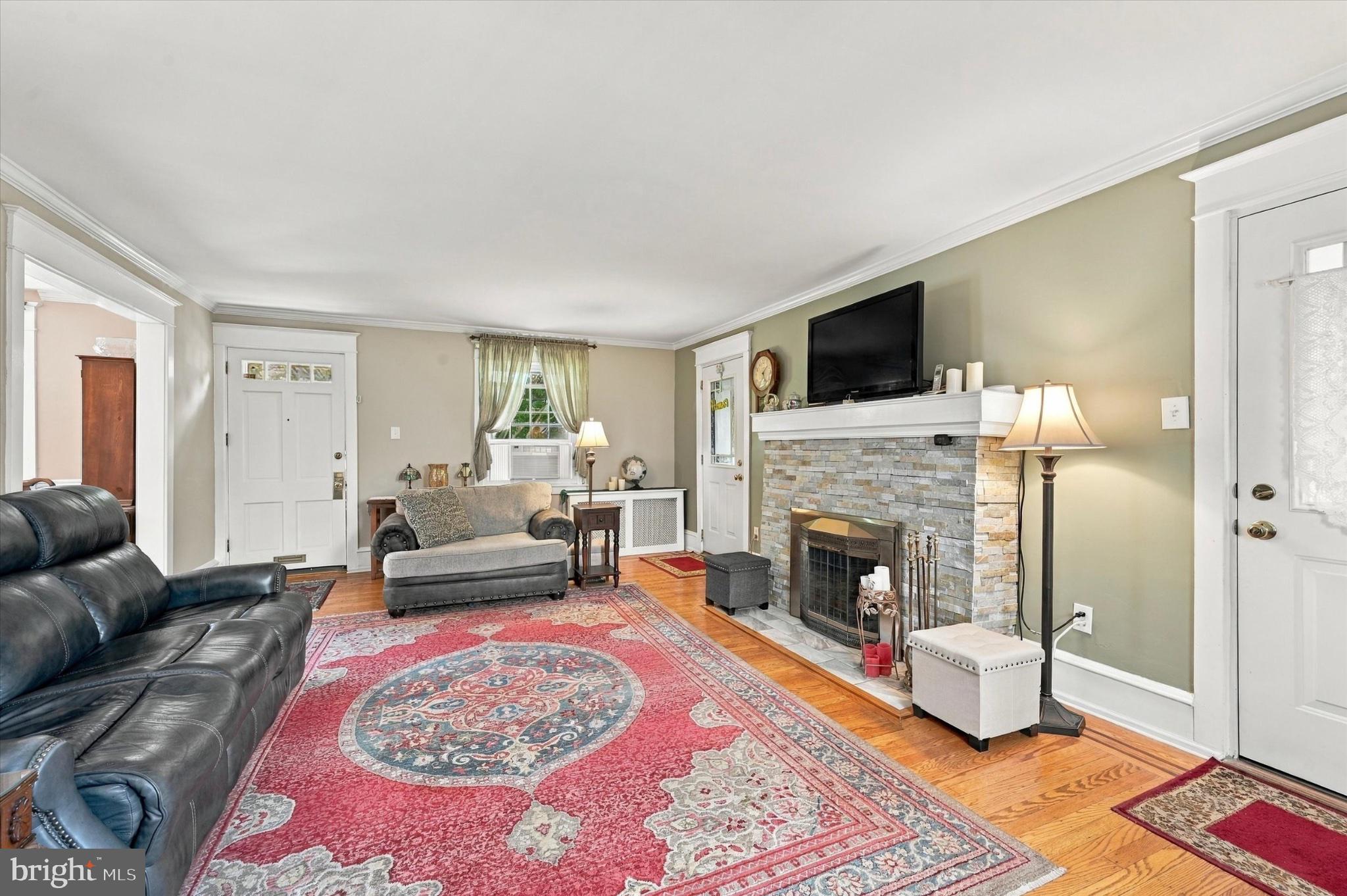 748 EDMONDS