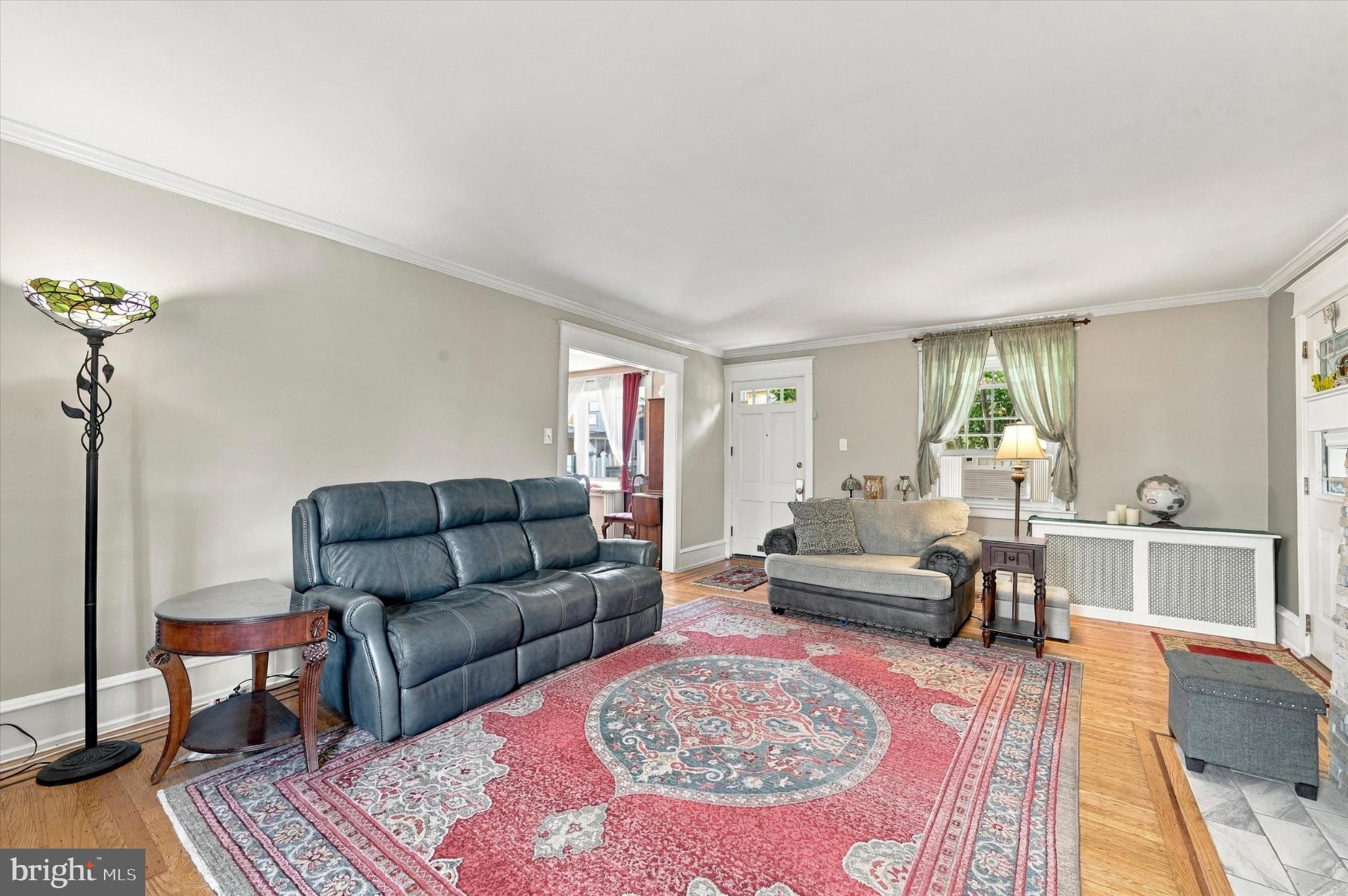 748 EDMONDS