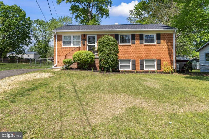 MULTIPLE OFFERS RECEIVED. Beautiful single-family home in the middle of Manassas. This property has a lot to offer. The kitchen has granite countertops and white cabinets complete with glass front doors. The separate living and dining rooms offer ample space for hosting all your friends and family. The three bedrooms are all spacious and have beautiful hardwood floors and ceiling fans. Lower level offers an additional Full bathroom, private den, a separate rec room, and laundry room. The additional space downstairs can be used for all of your storage needs. Property sits on a private lot with a large, fenced backyard. The partially covered deck makes for the ideal spot to relax. Great location near major shopping centers including Walmart, Target and Costco, I66, Route 28 and the VRE.