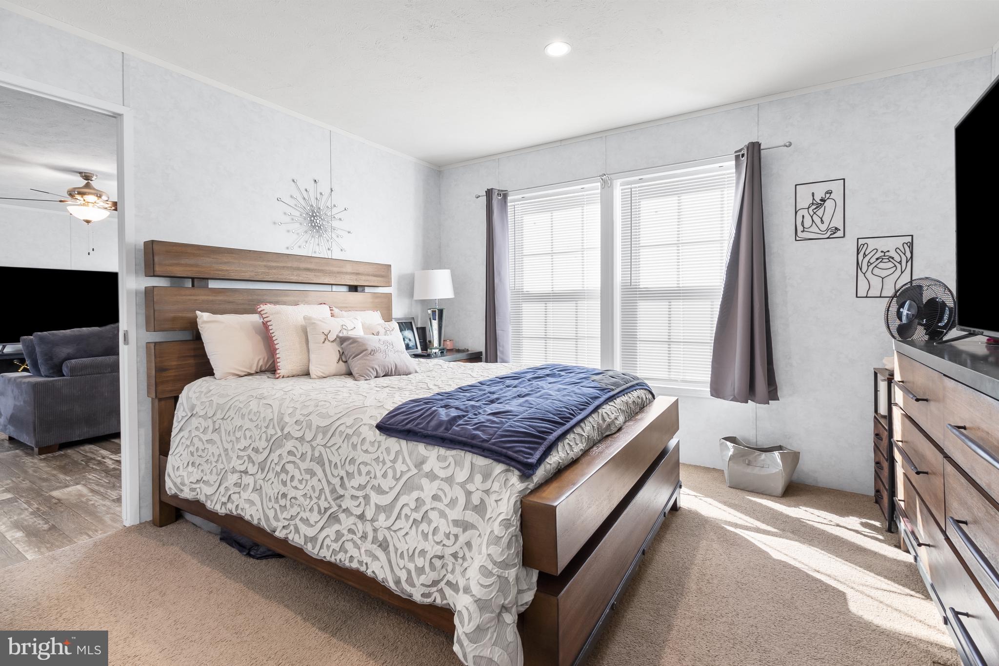 MURRAY MANOR - Residential