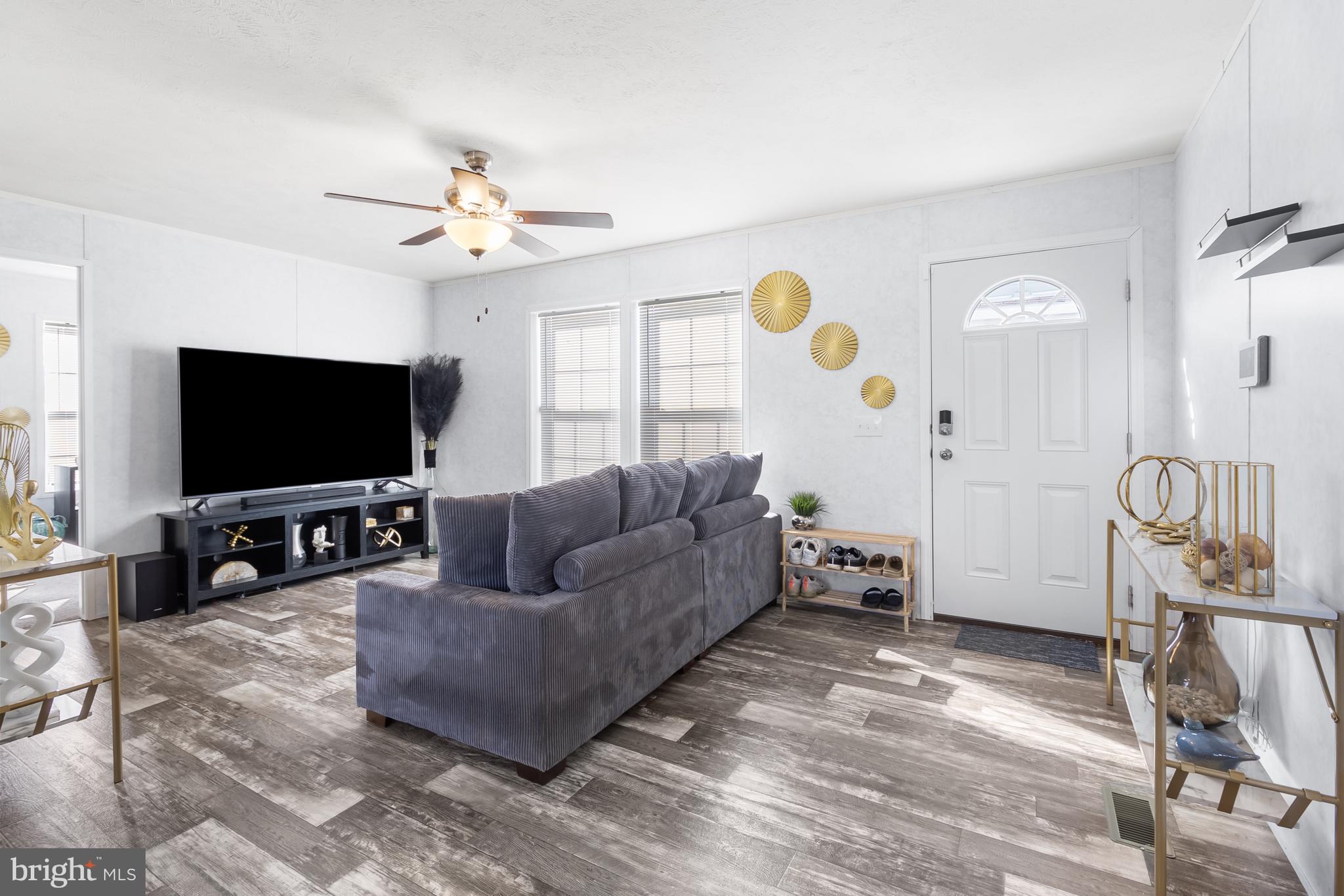 MURRAY MANOR - Residential