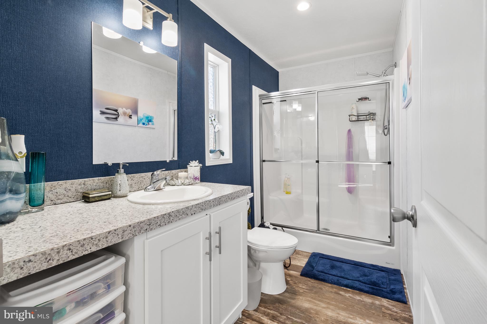 MURRAY MANOR - Residential