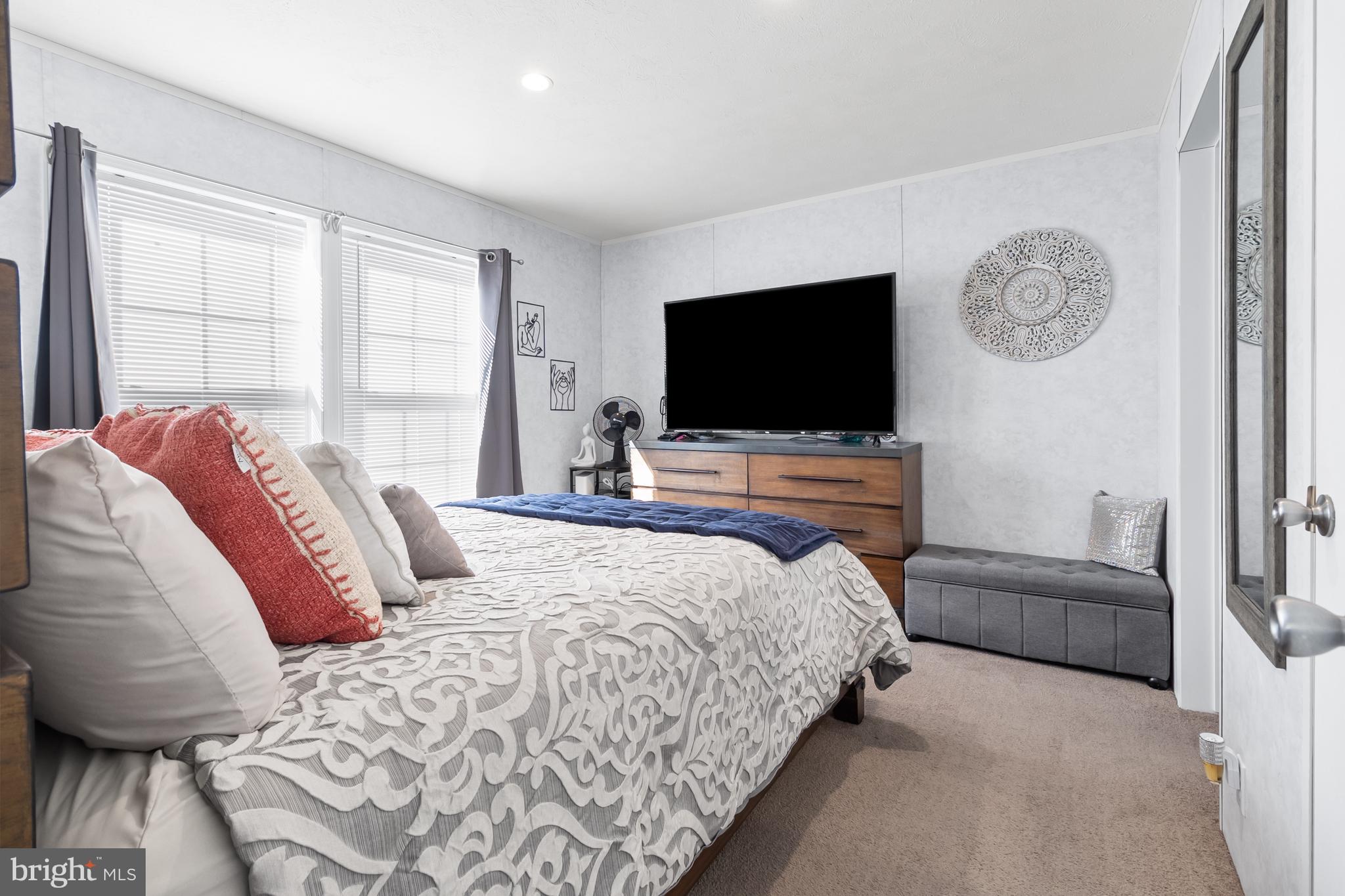 MURRAY MANOR - Residential