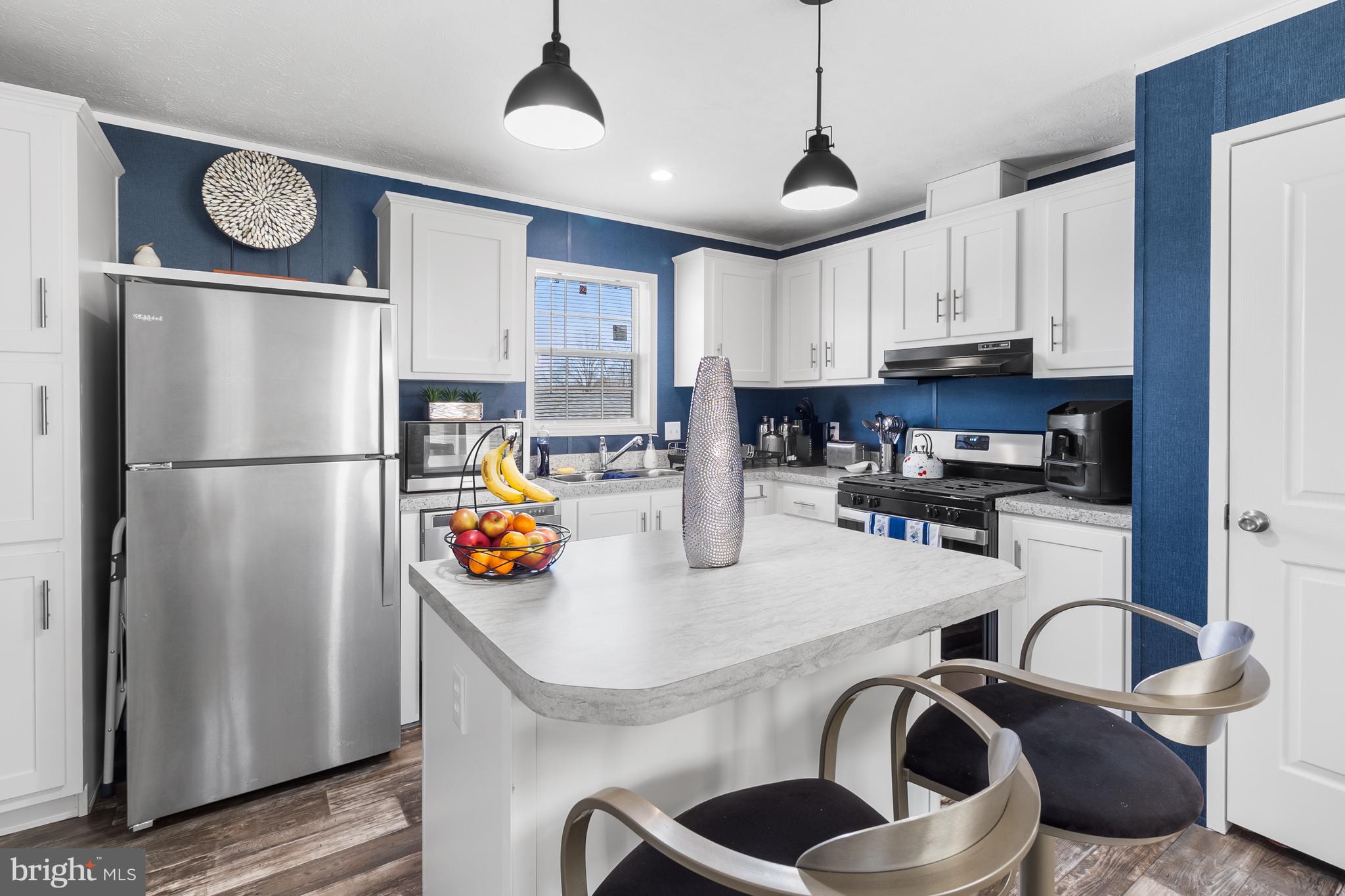 MURRAY MANOR - Residential