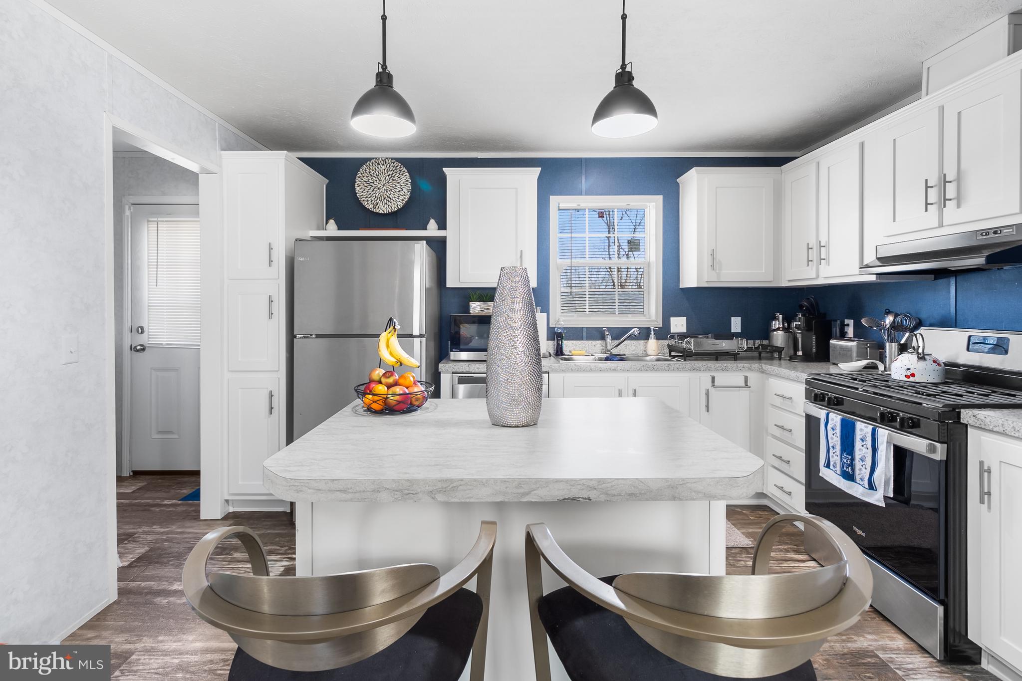 MURRAY MANOR - Residential