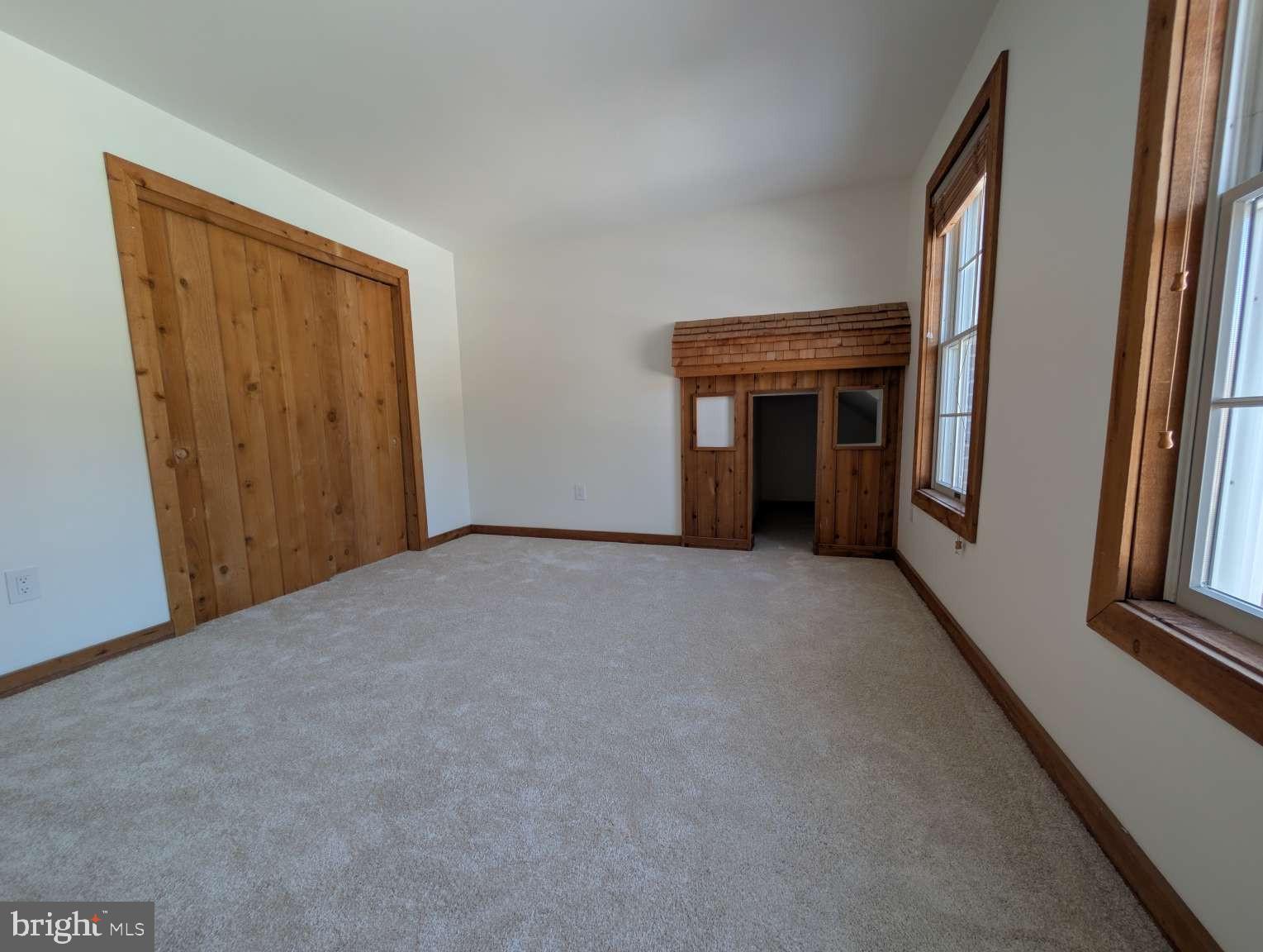 RIVER HILL - Residential