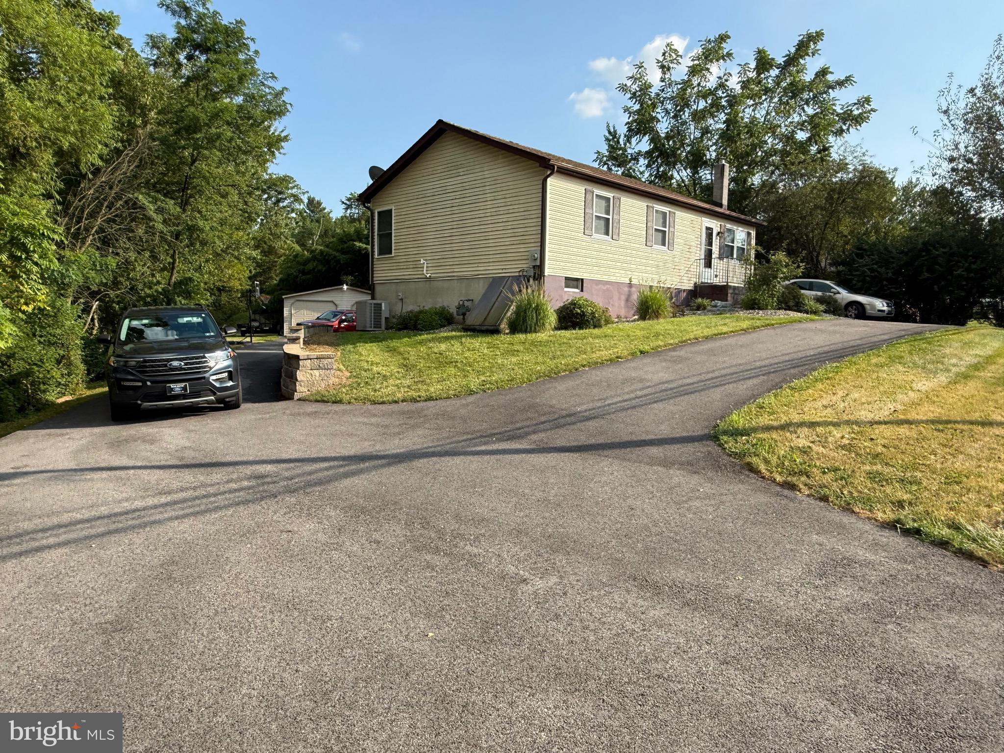 2856 W CANAL ROAD
