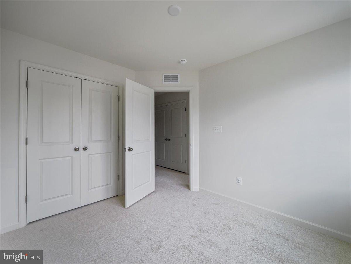 OVERLOOK AT RIVERSIDE TOWNHOMES - Residential Lease