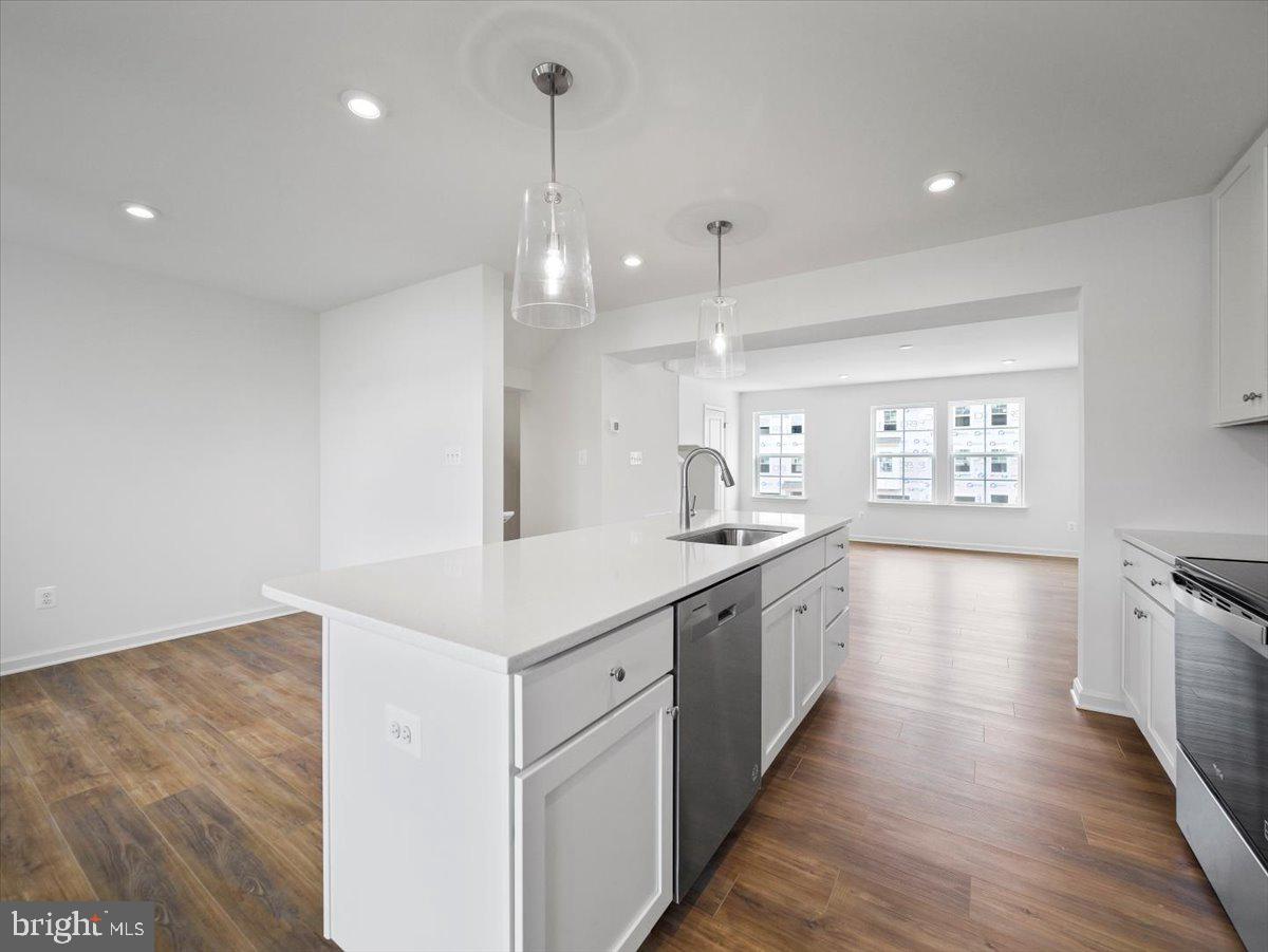 OVERLOOK AT RIVERSIDE TOWNHOMES - Residential Lease