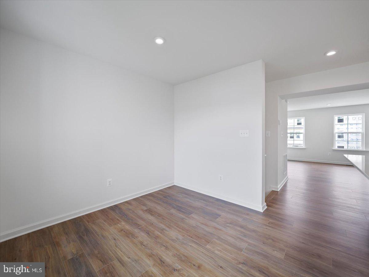 OVERLOOK AT RIVERSIDE TOWNHOMES - Residential Lease