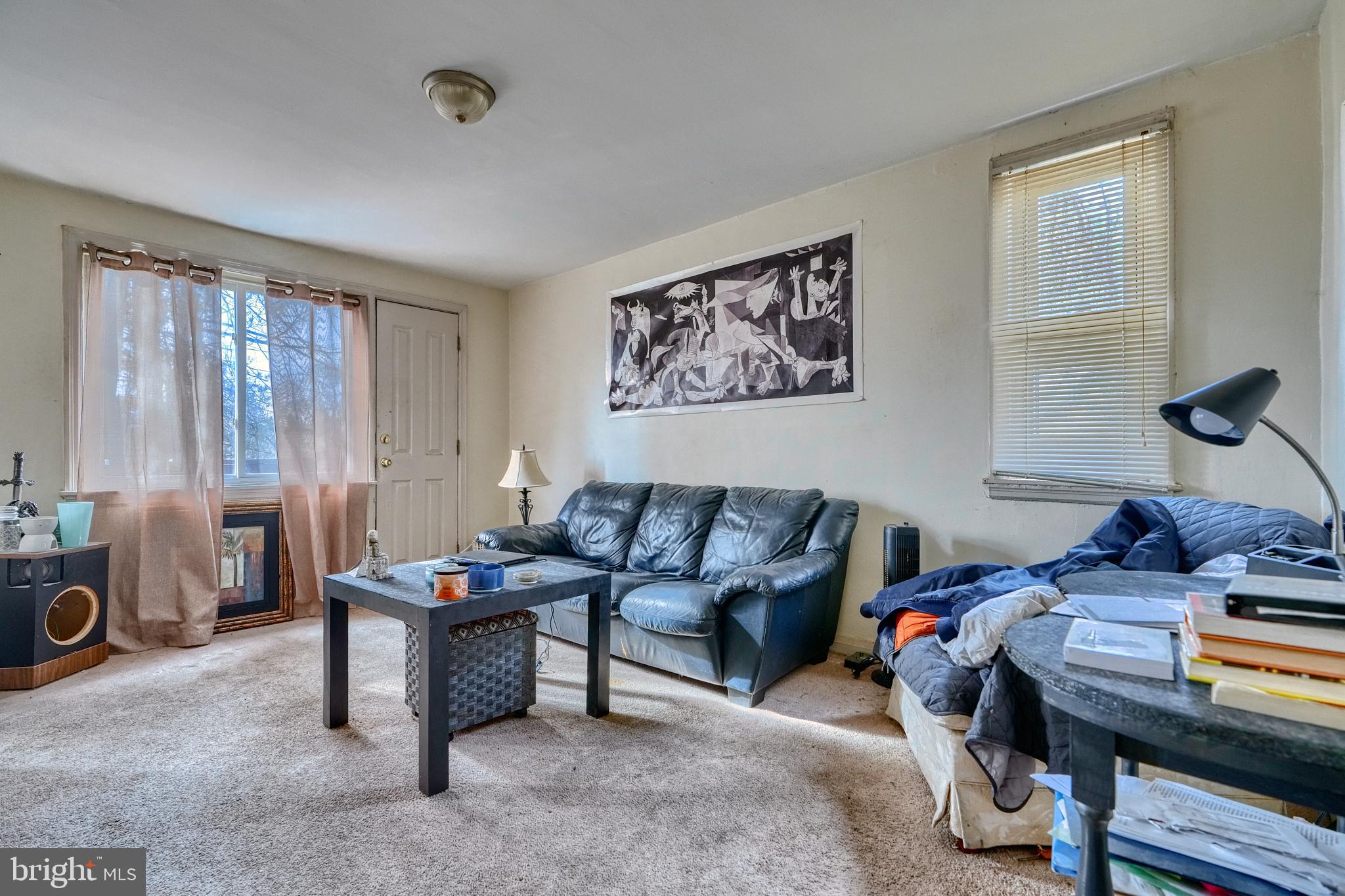 GLEN OAKS - Residential Income