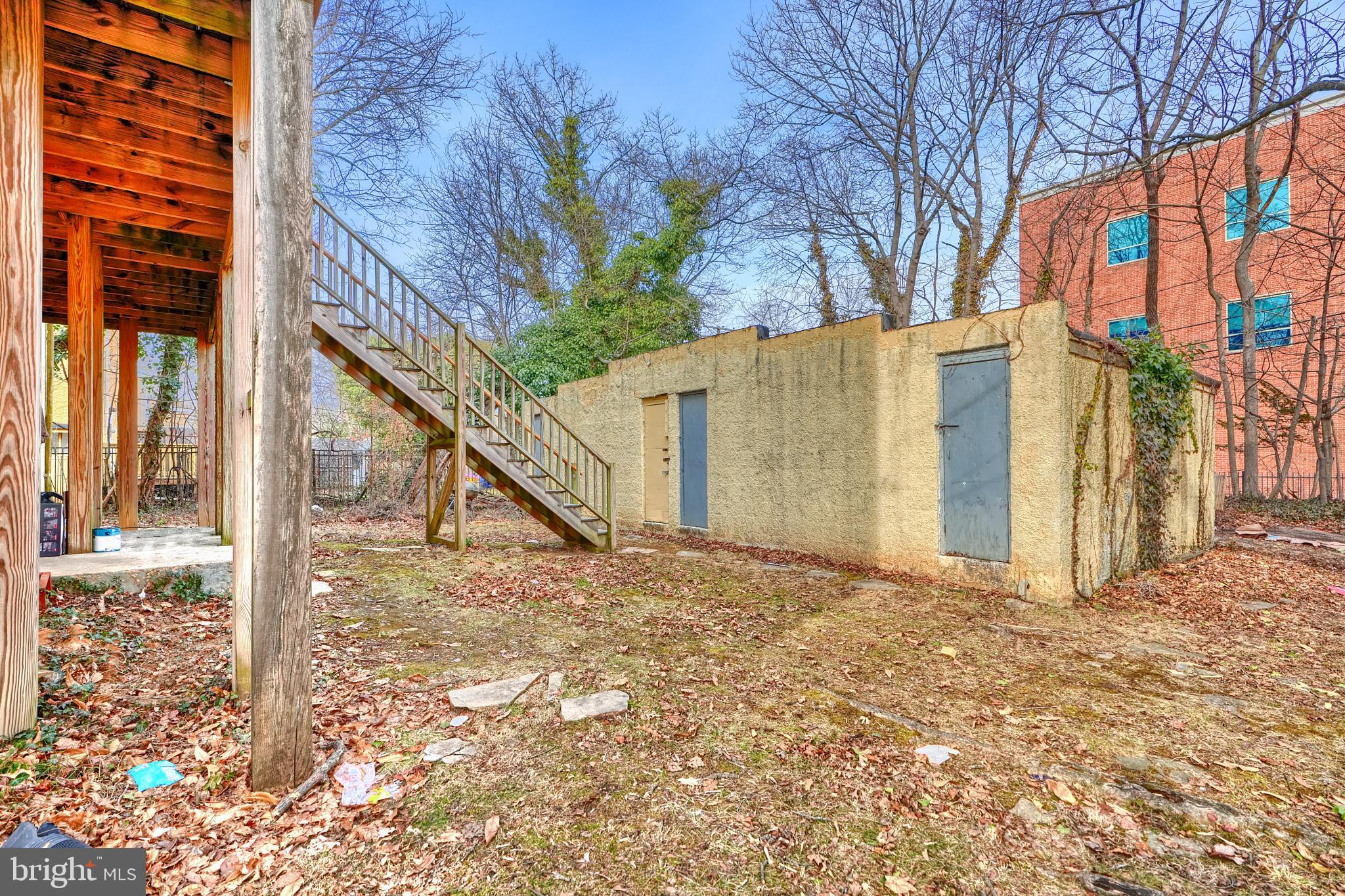 GLEN OAKS - Residential Income