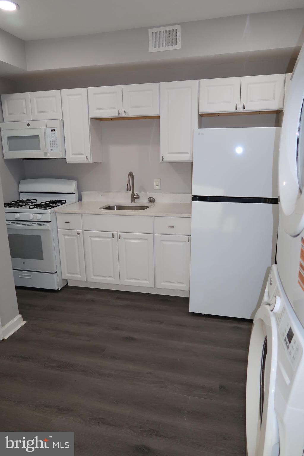 BELAIR-EDISON - Residential Lease