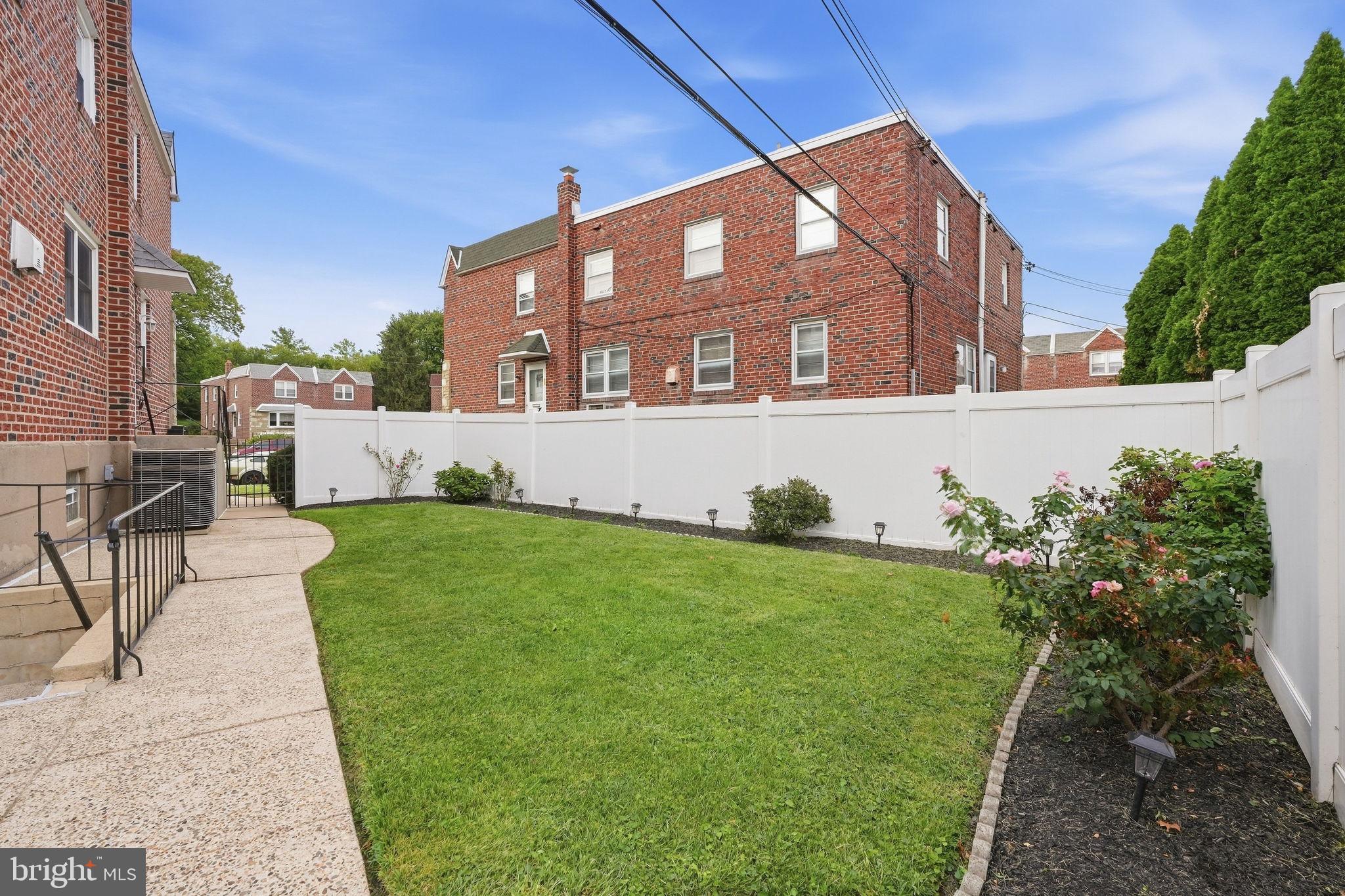 726 RIPLEY PLACE