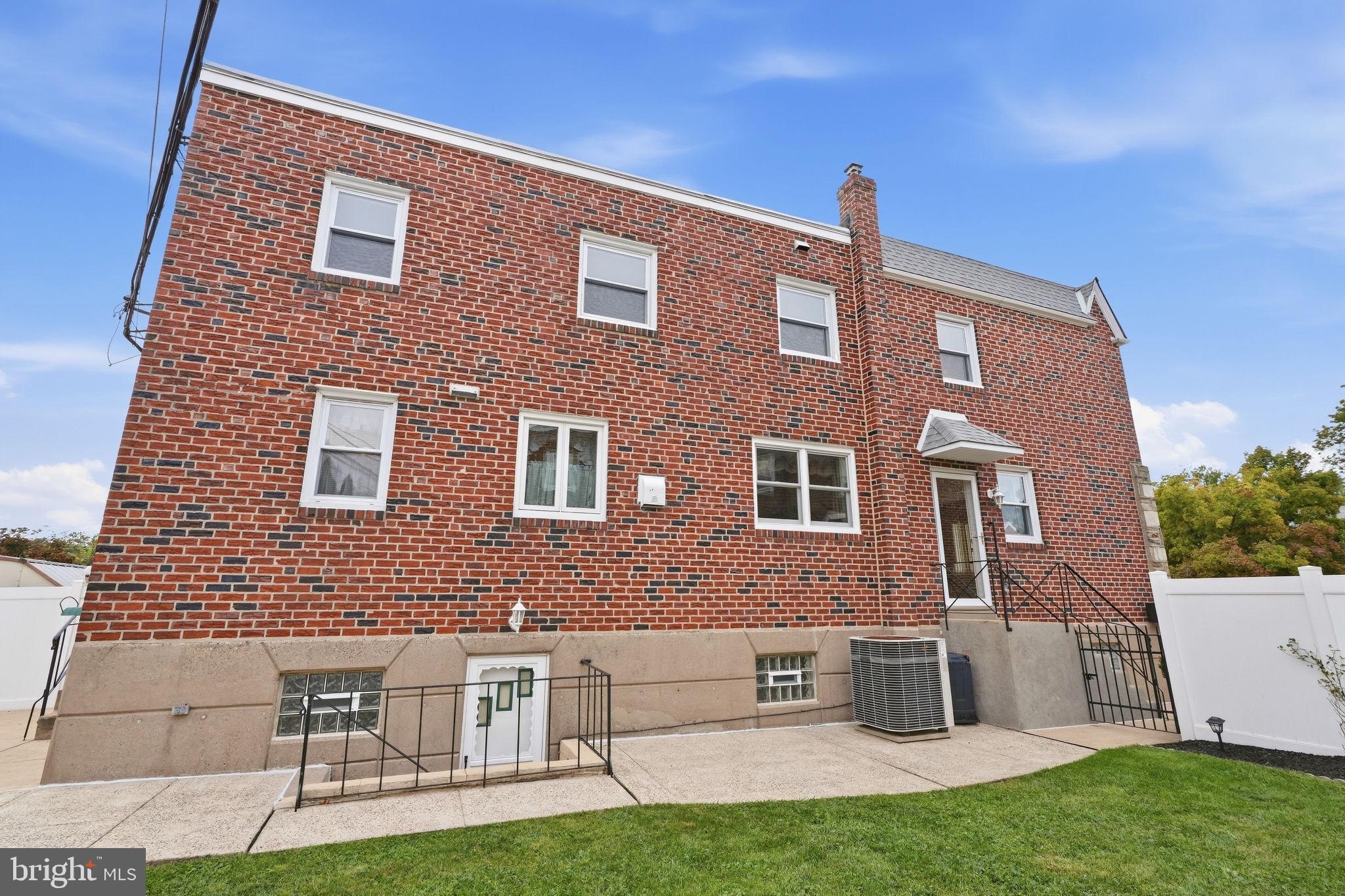 726 RIPLEY PLACE