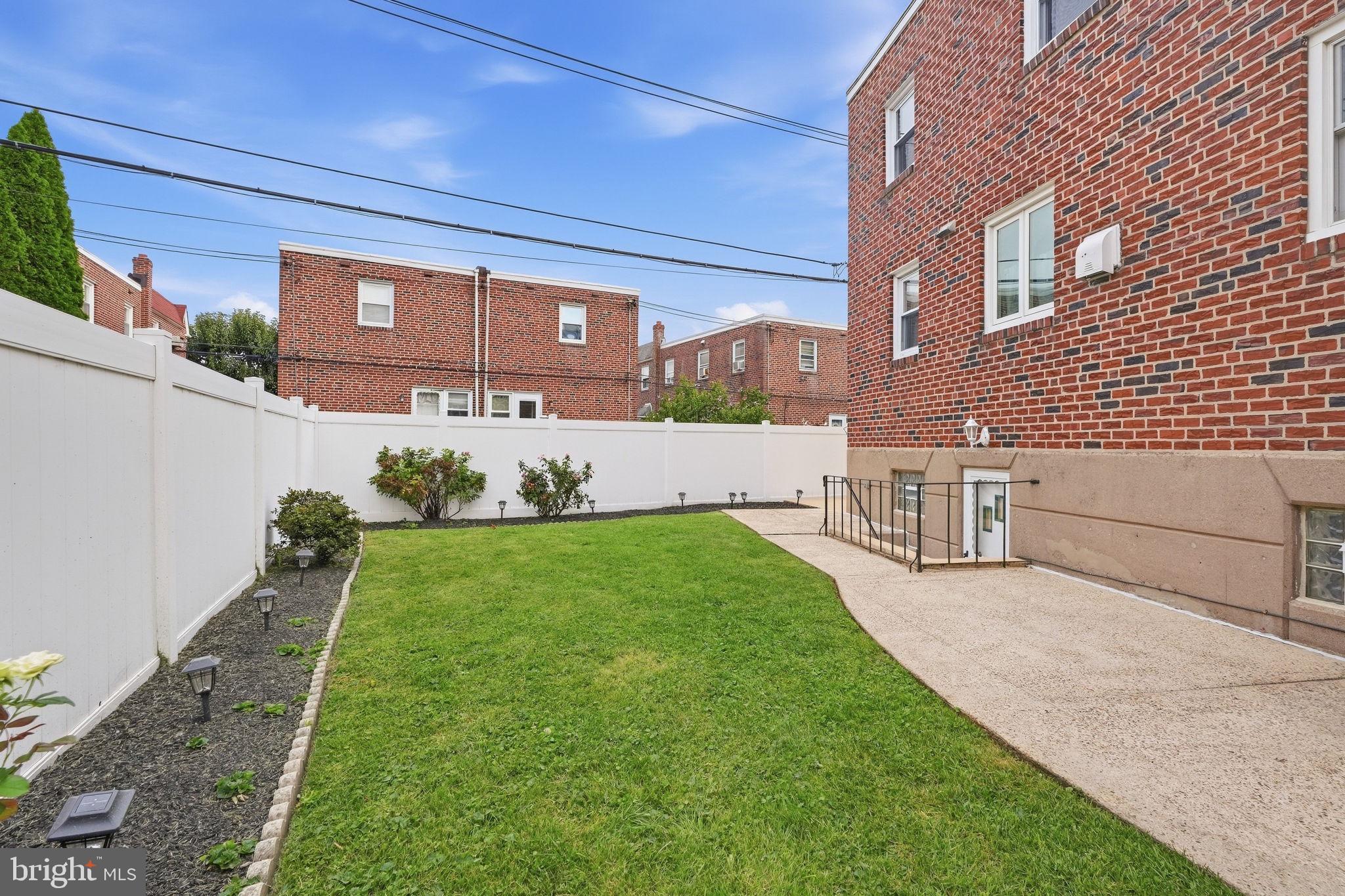 726 RIPLEY PLACE