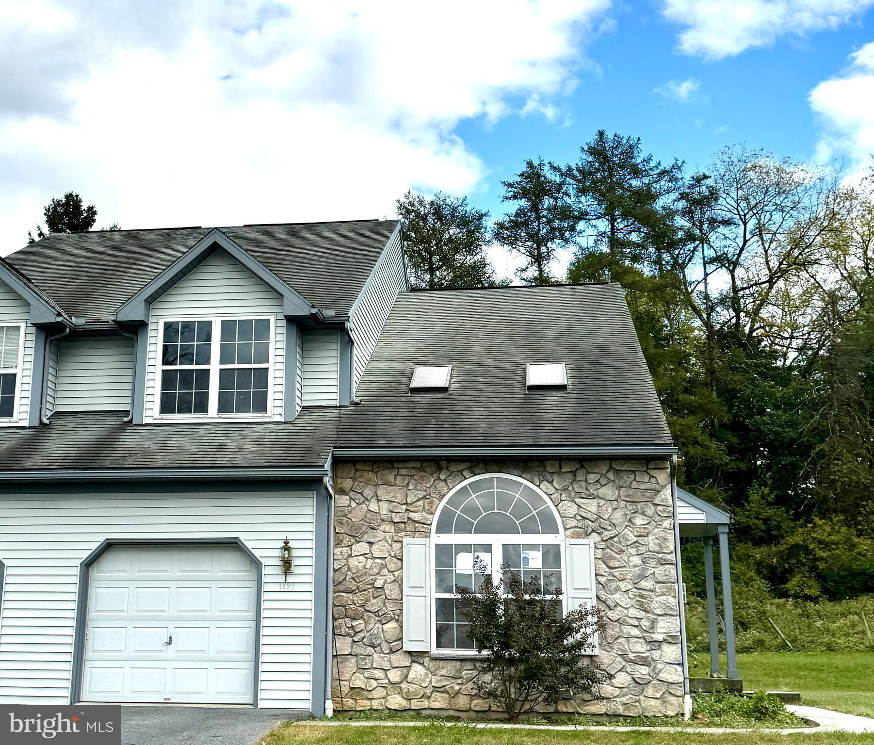 STONE GATE - Residential