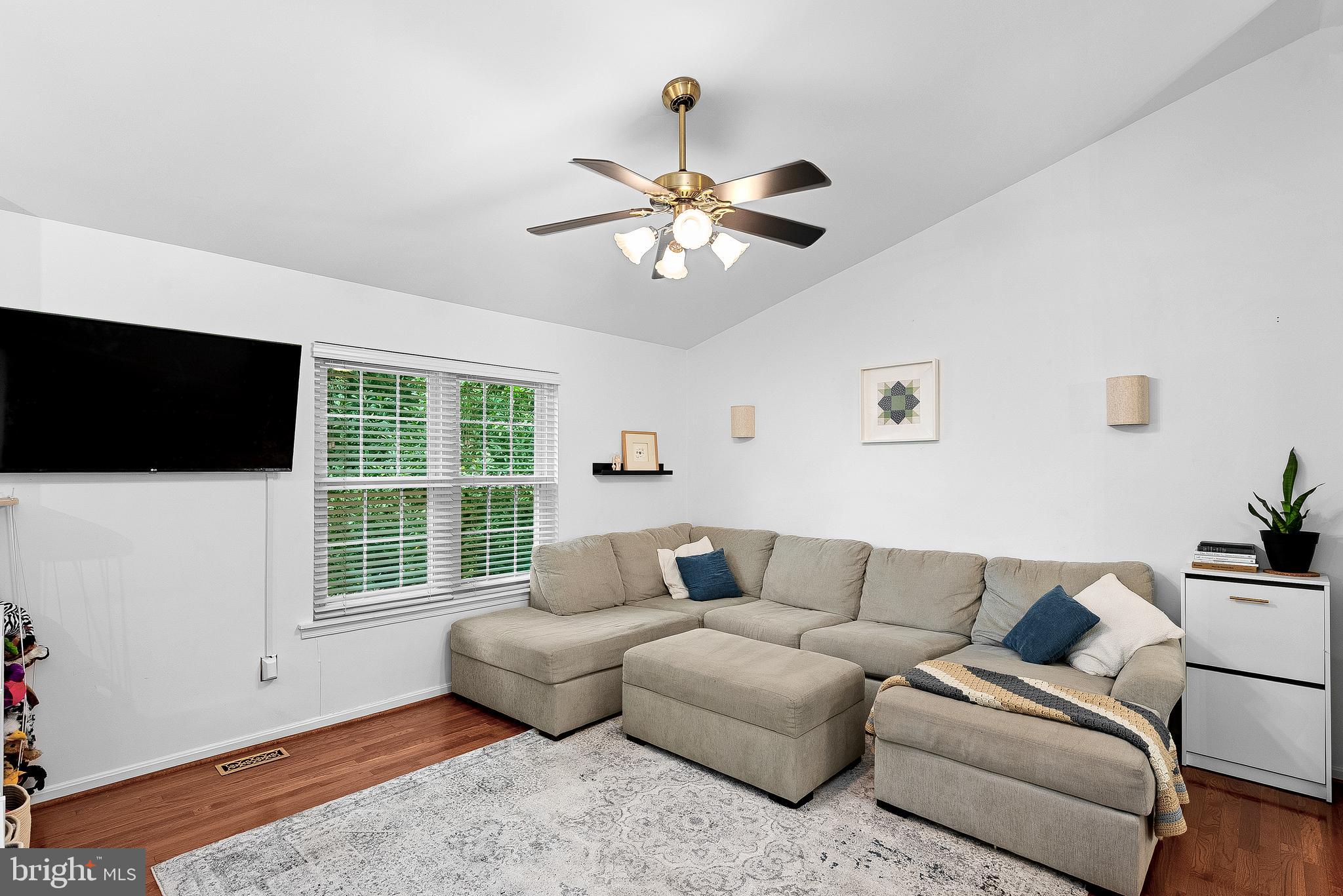 YORKSHIRE ACRES - Residential Lease