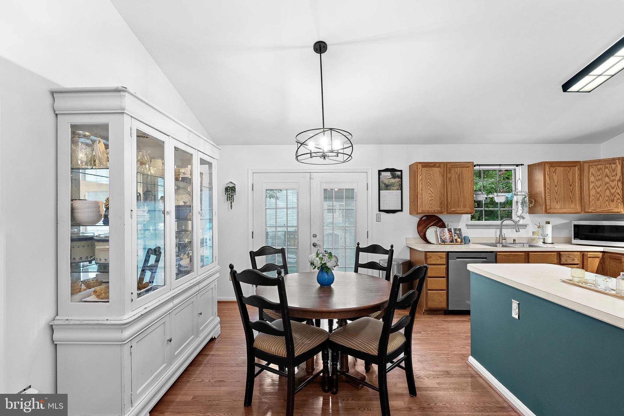 YORKSHIRE ACRES - Residential Lease