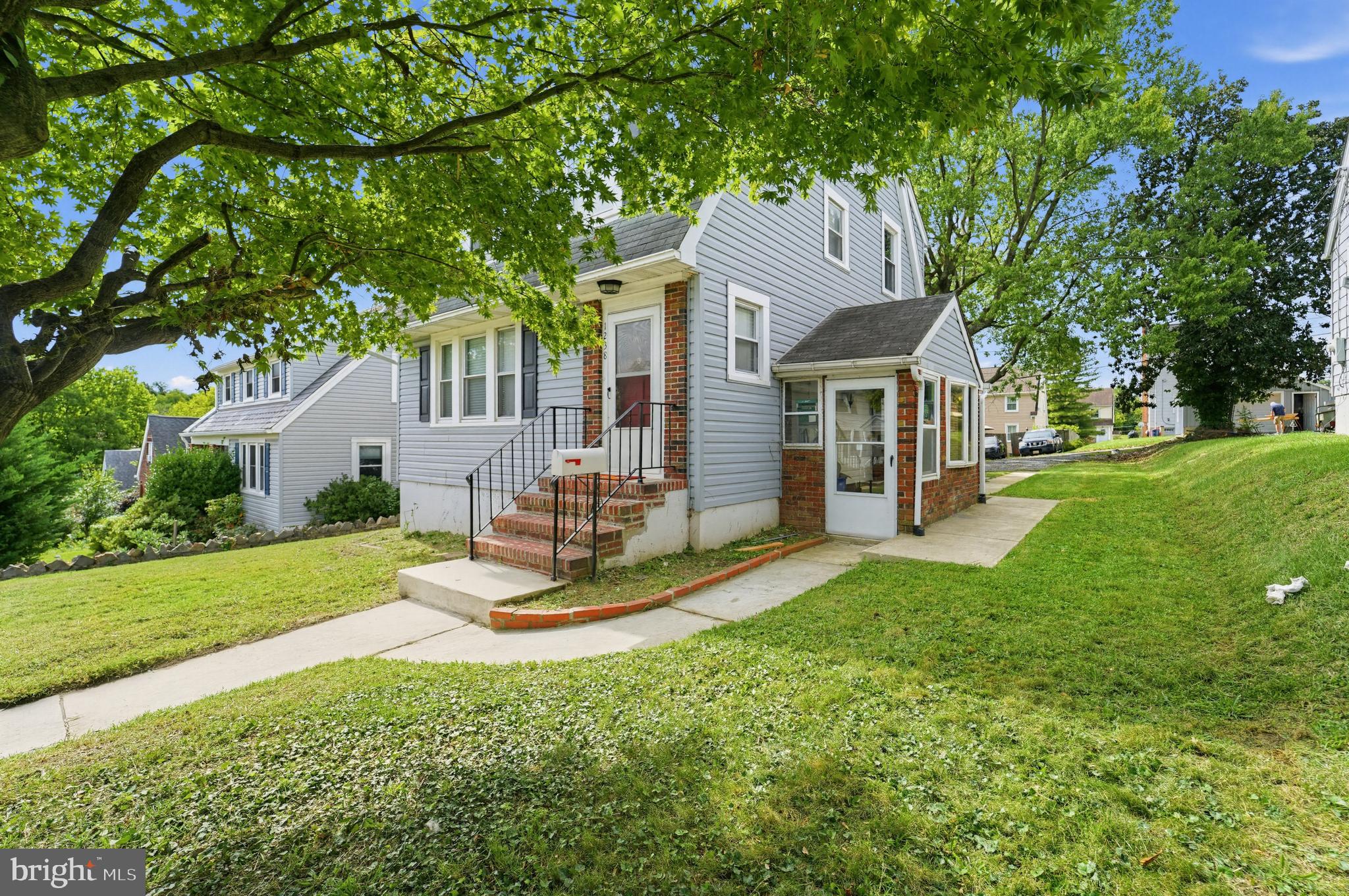 1238 LEEDS TERRACE