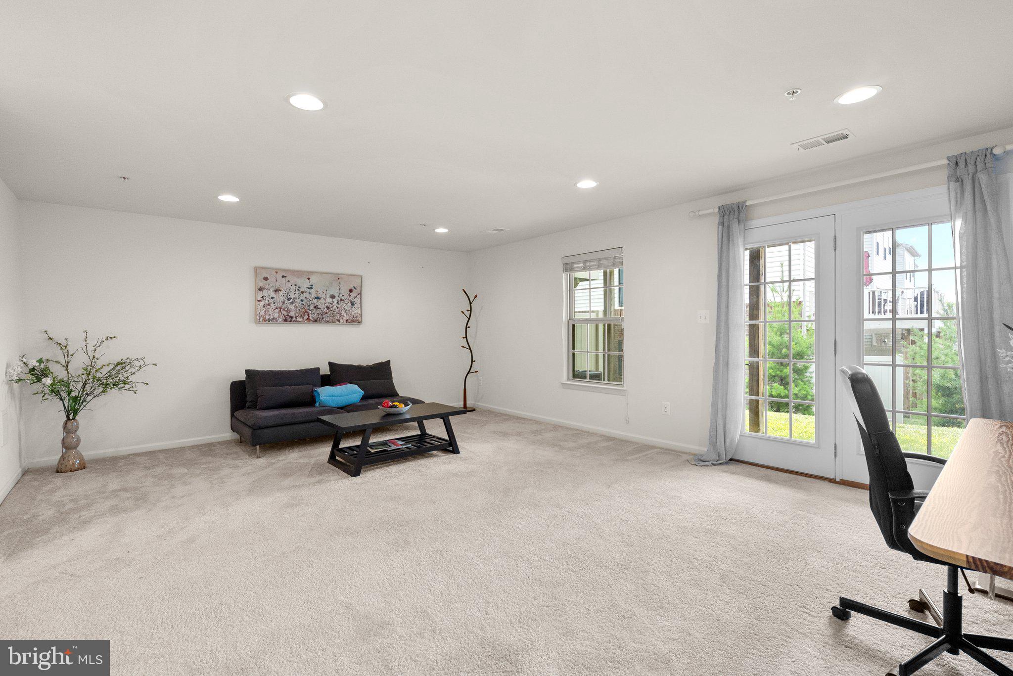 WESTSIDE - Residential Lease