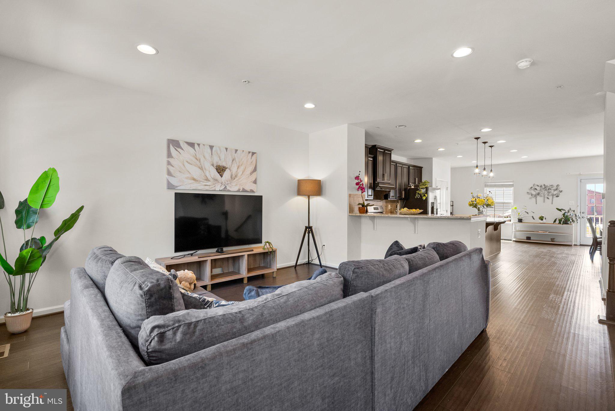 WESTSIDE - Residential Lease