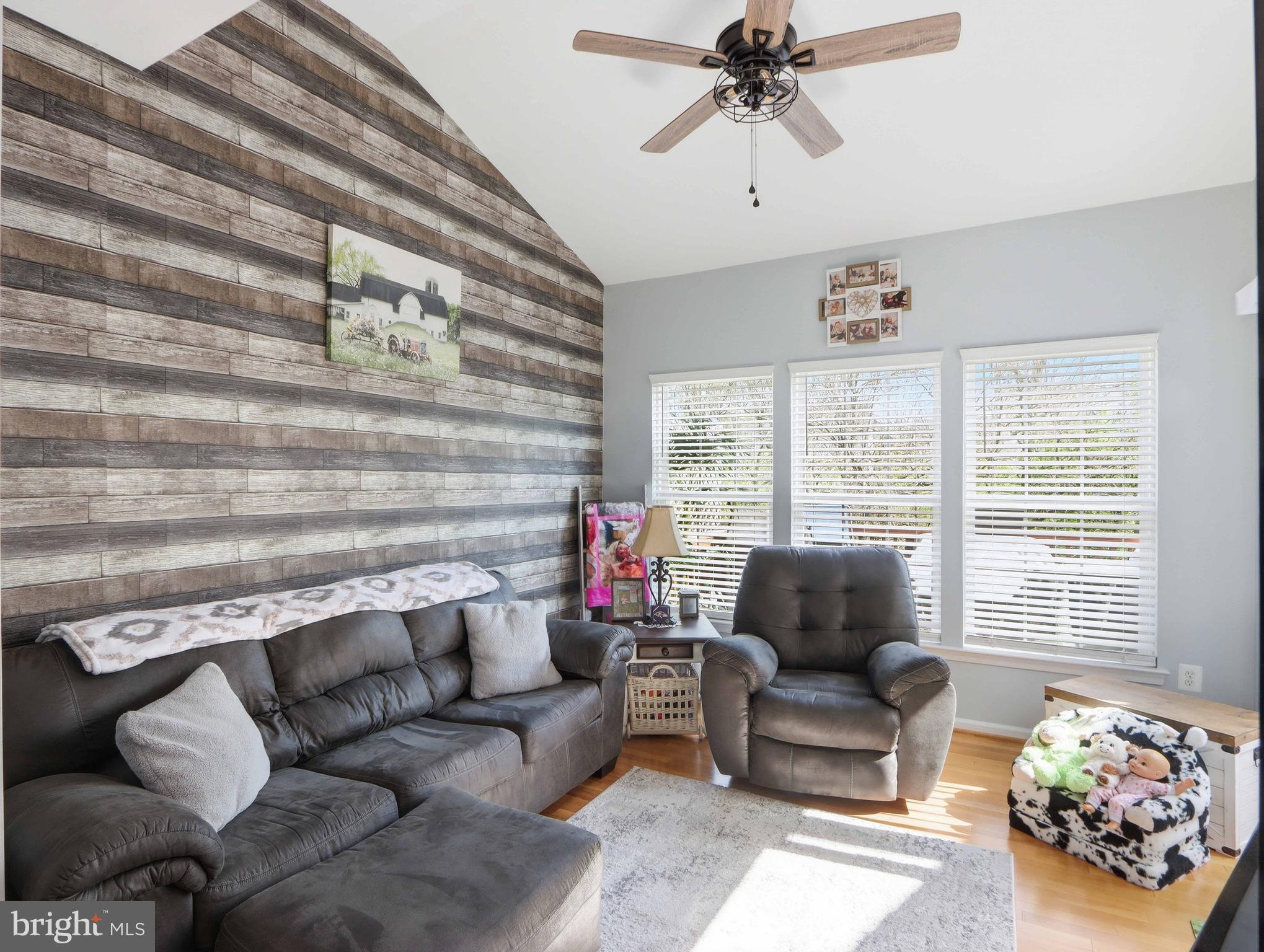 SPRING RIDGE - Residential