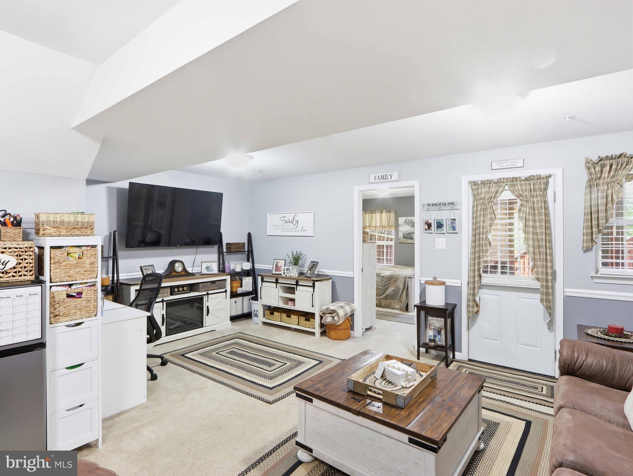 SPRING RIDGE - Residential
