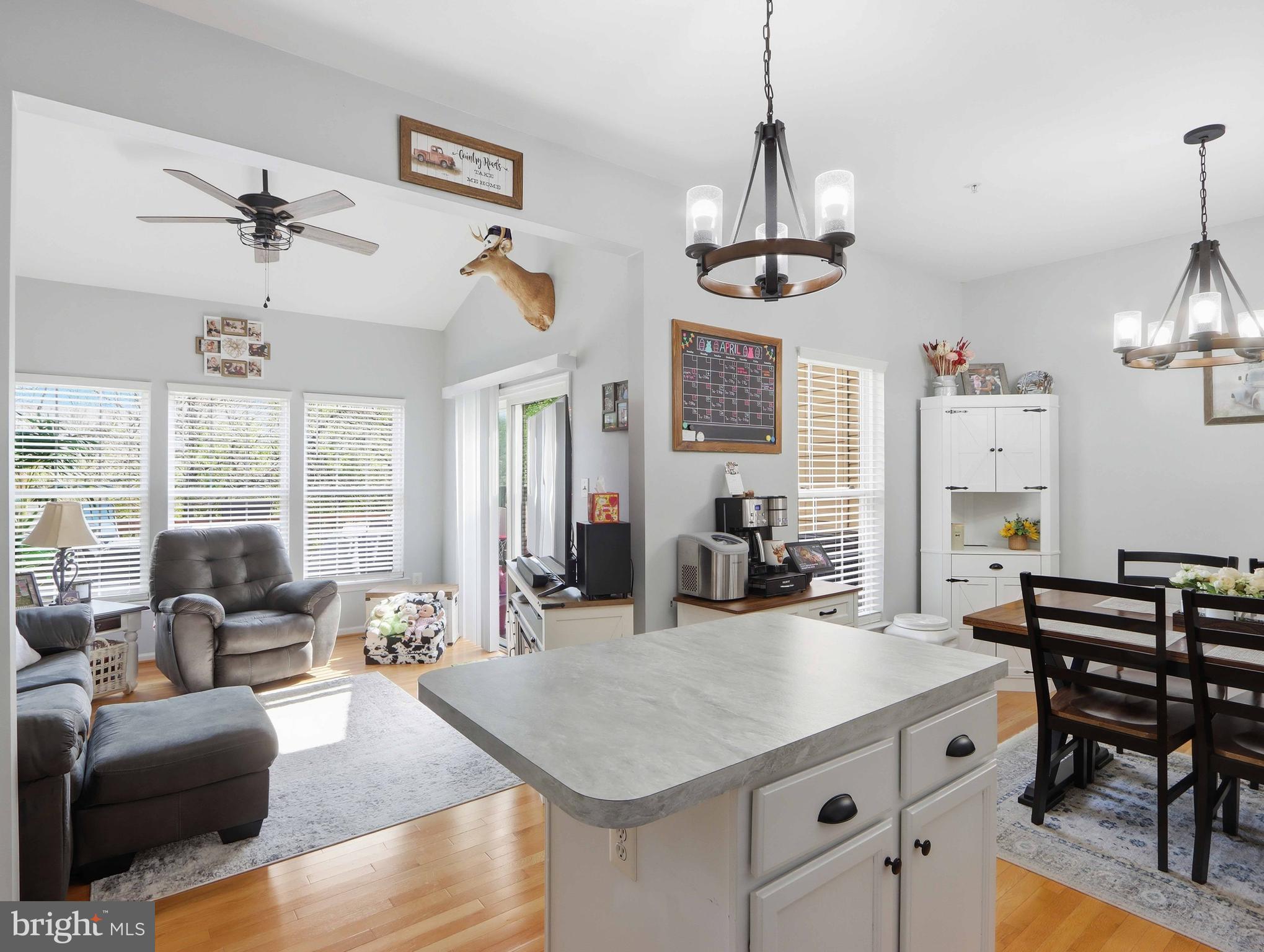 SPRING RIDGE - Residential