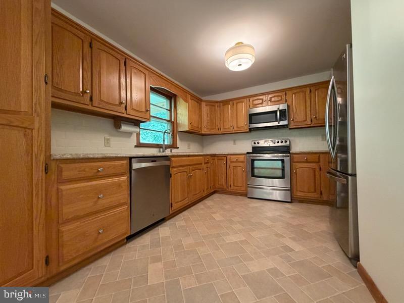 395 RUNVILLE ROAD
