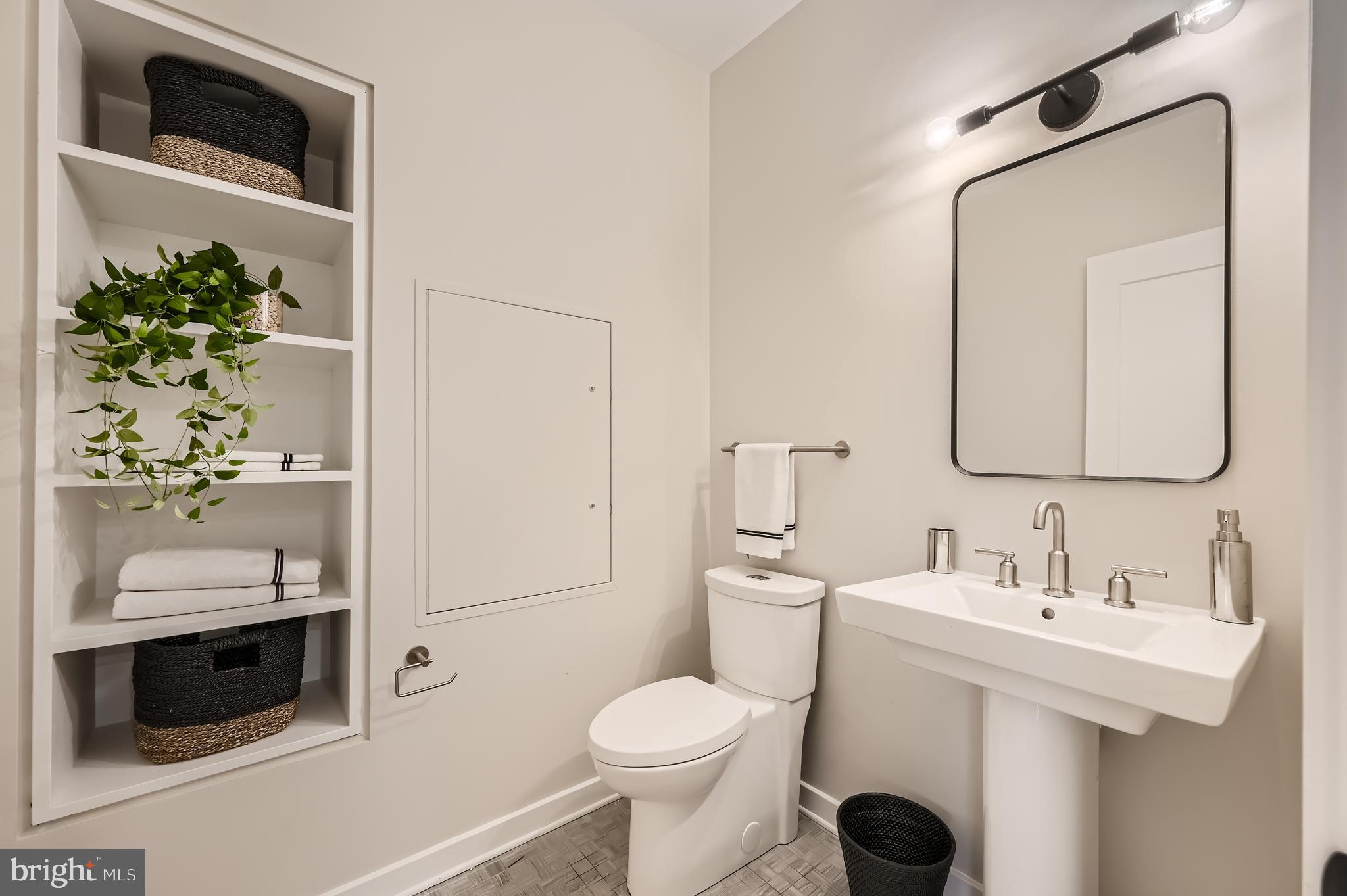 BROMO ARTS DISTRICT - Residential Lease