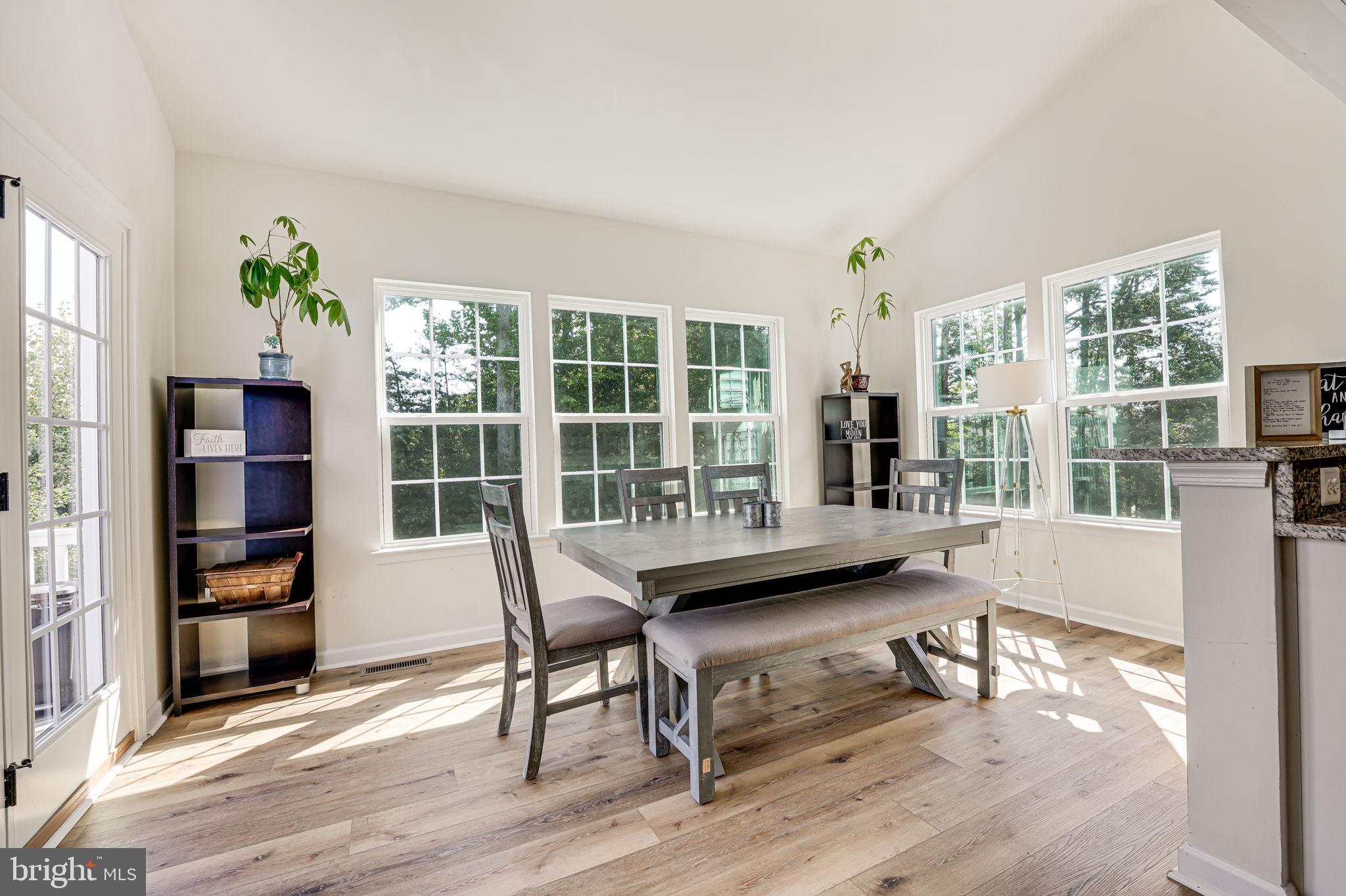 HOADLY MANOR - Residential