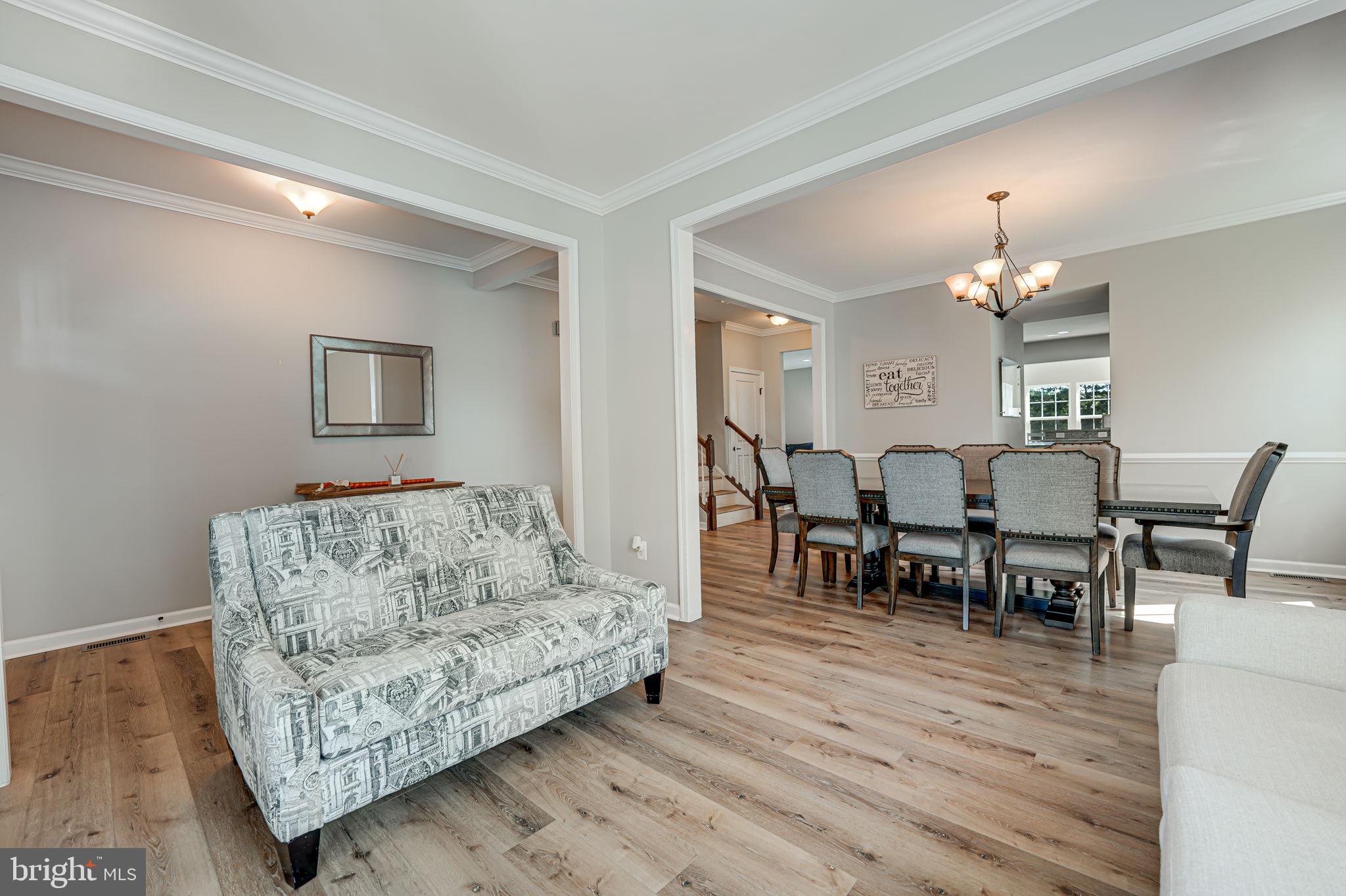 HOADLY MANOR - Residential