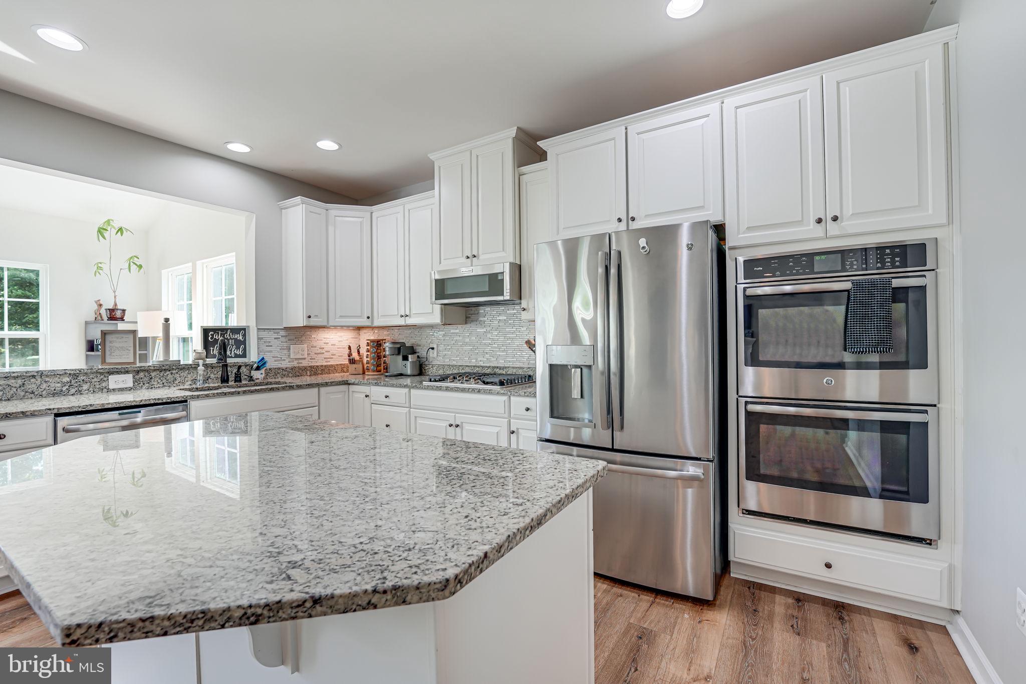 HOADLY MANOR - Residential