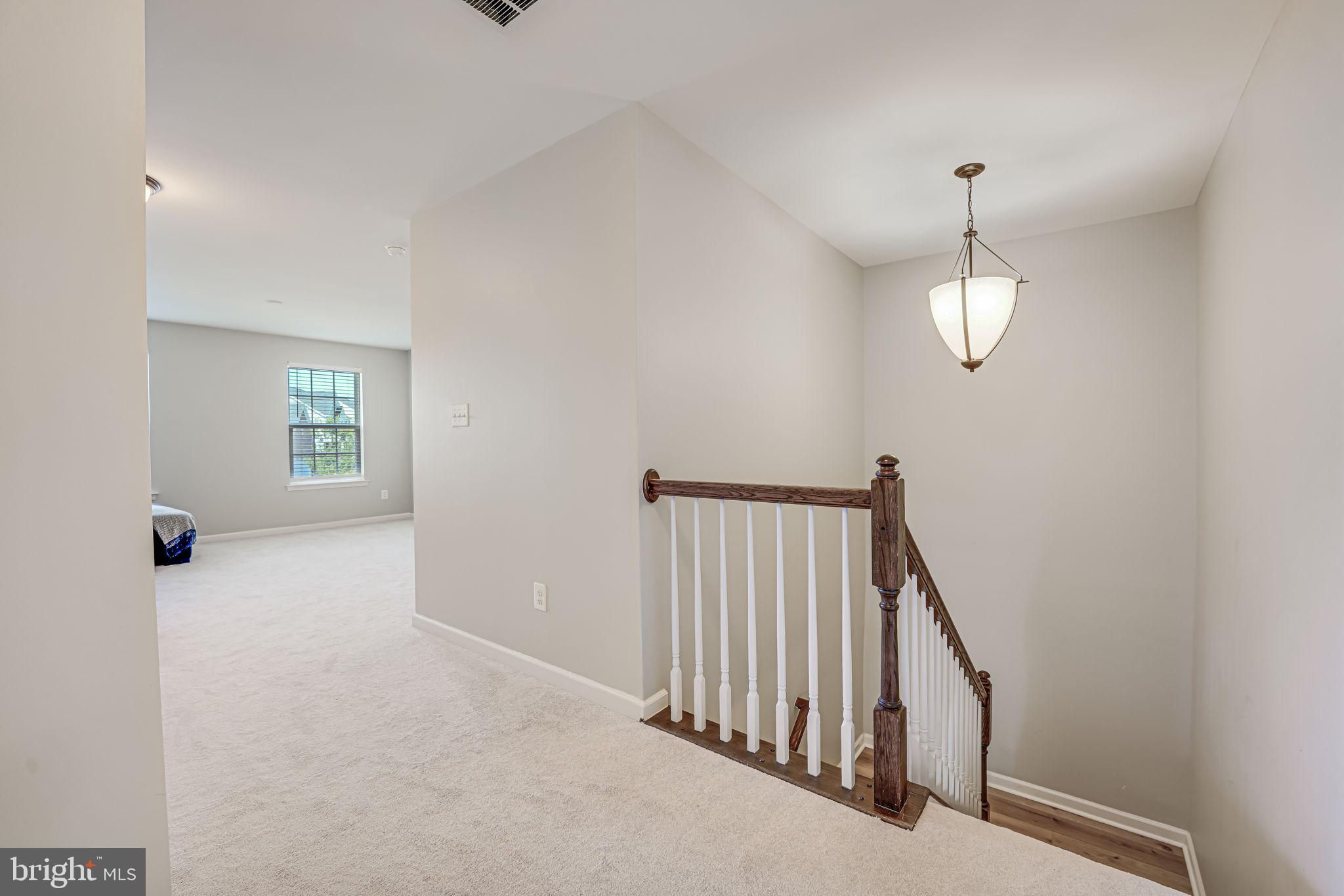 HOADLY MANOR - Residential