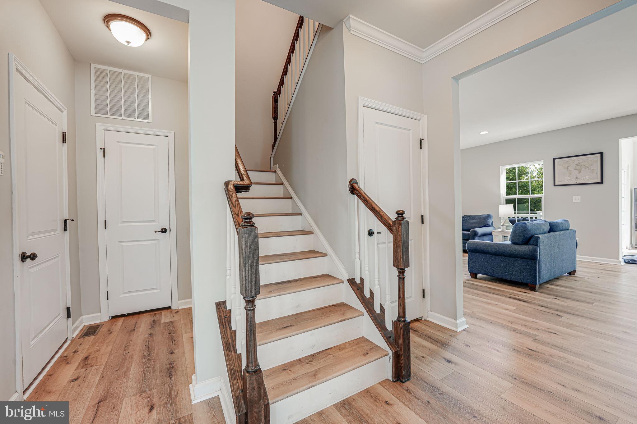 HOADLY MANOR - Residential