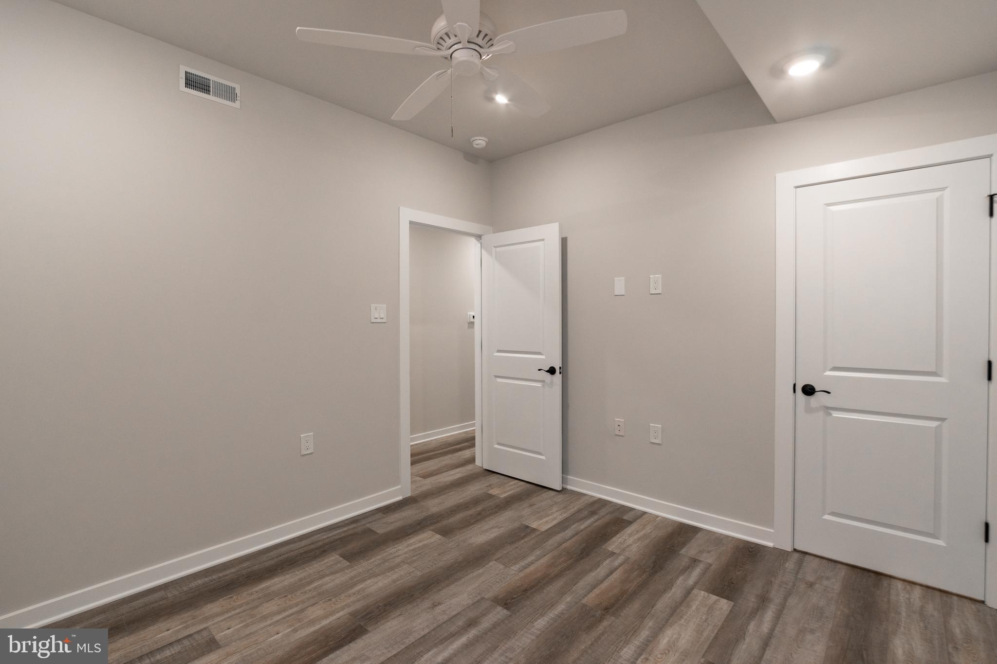 MANTUA - Residential Lease