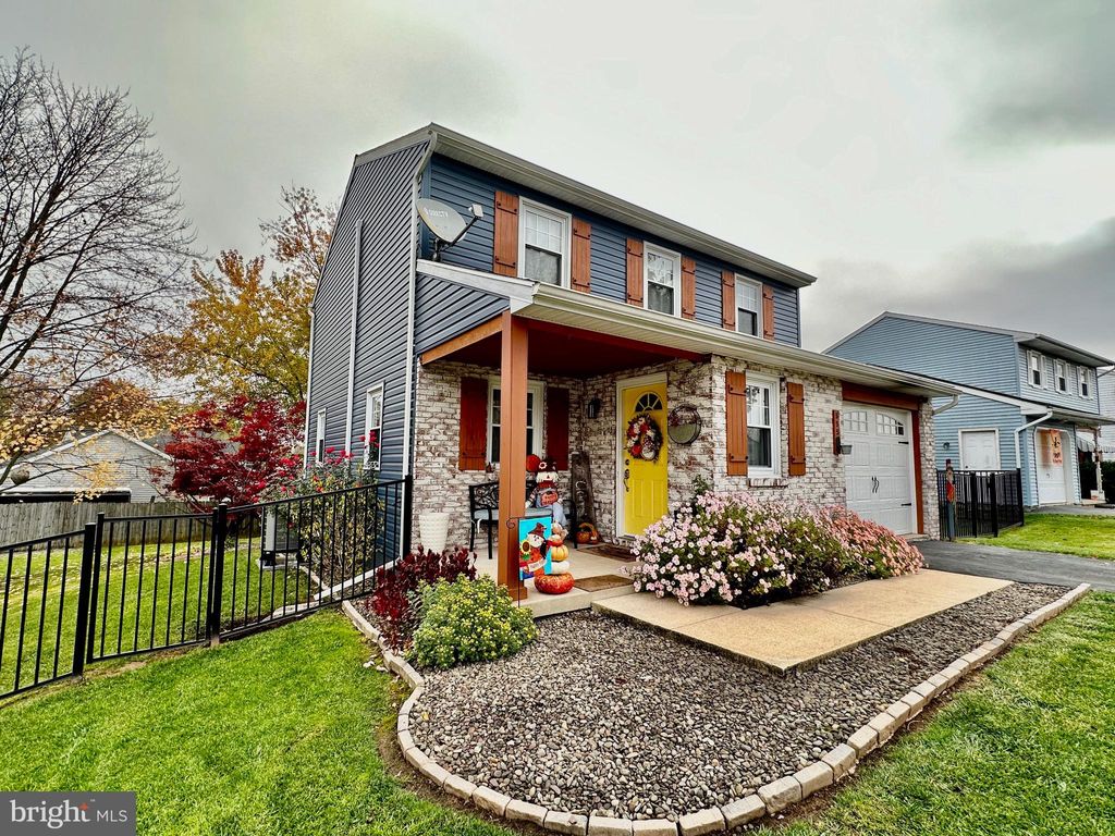 Photo of 955 EVERGREEN ST, DENVER, PA 17517 (MLS # PALA2027386)