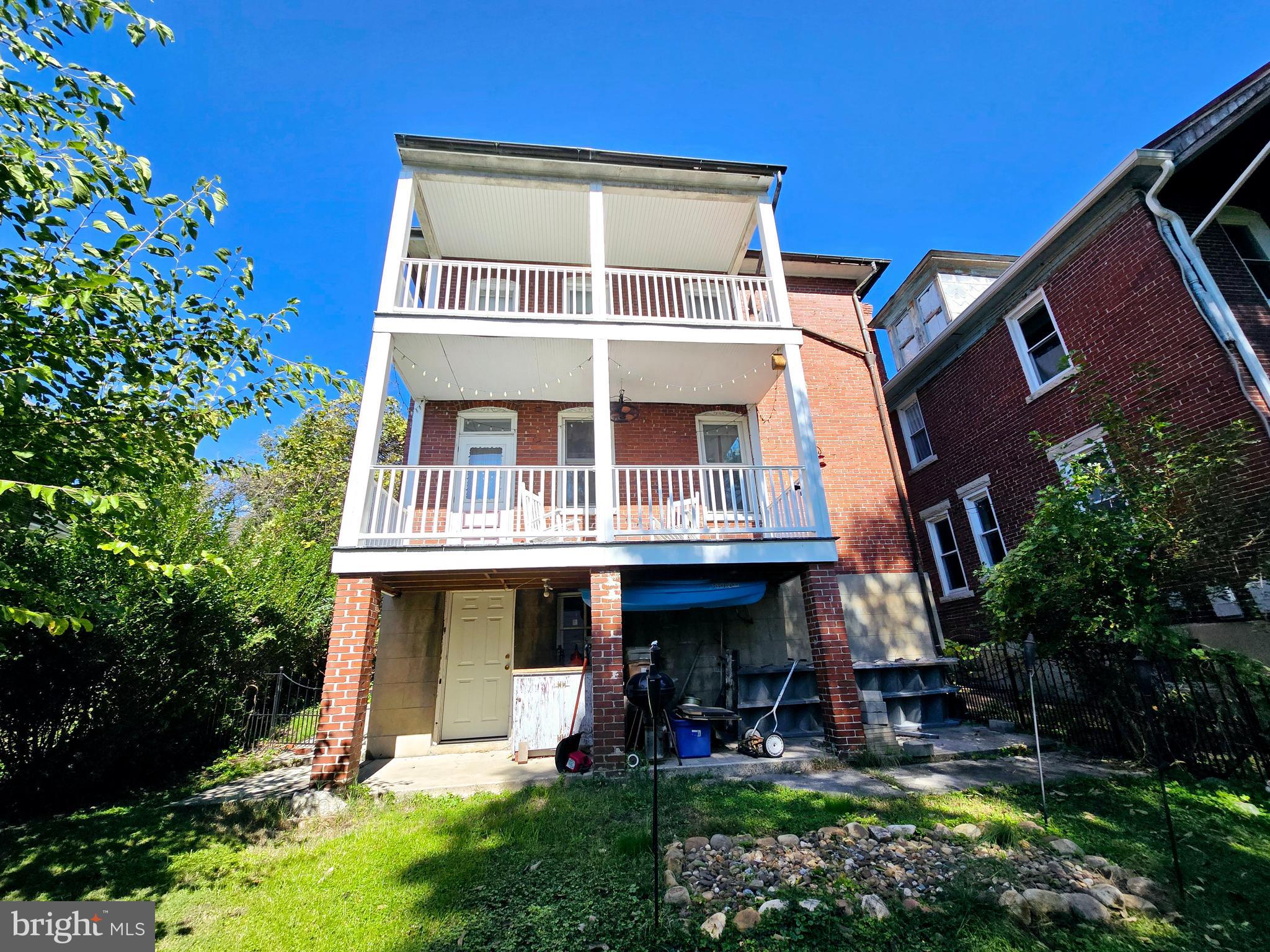 WEST SIDE - Residential