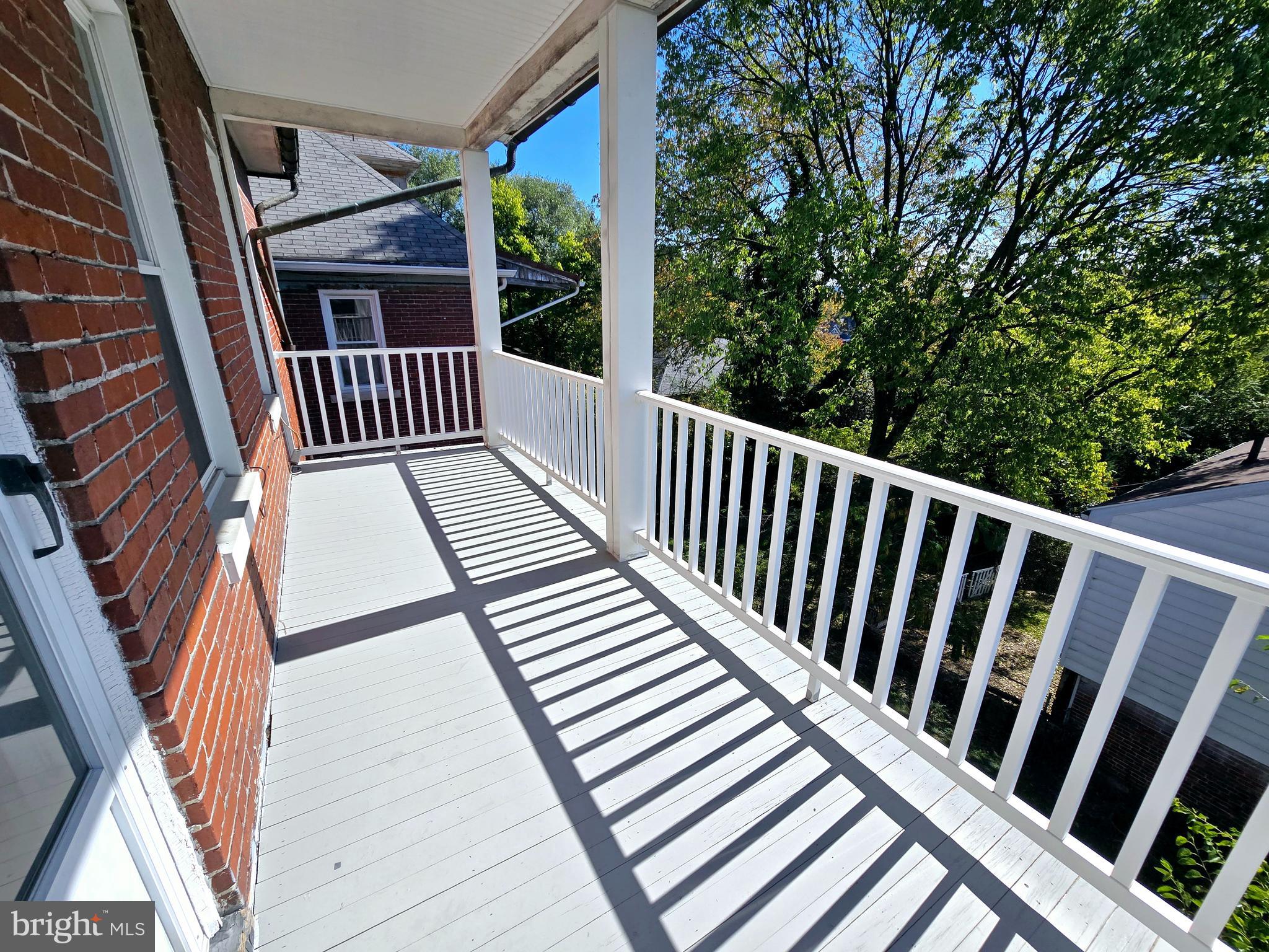 WEST SIDE - Residential