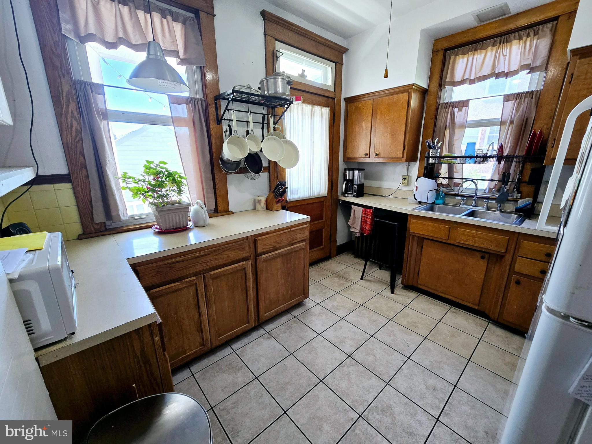 WEST SIDE - Residential